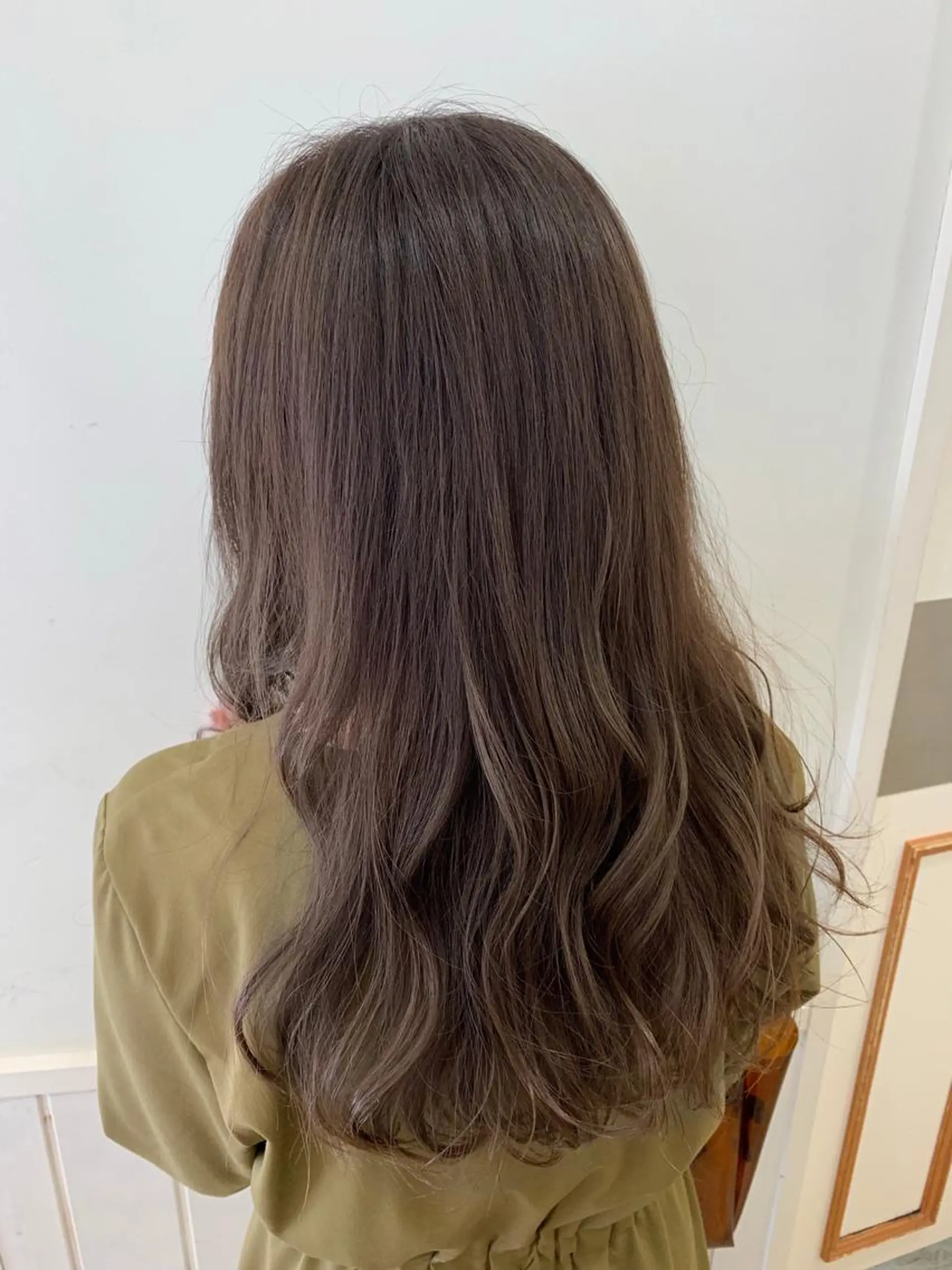 セミロング カラー アッシュ アッシュブラウン ブリーチ ブラウンカラー ハイライトカラー ぱつっとボブ/ 小野あかねのヘアスタイル