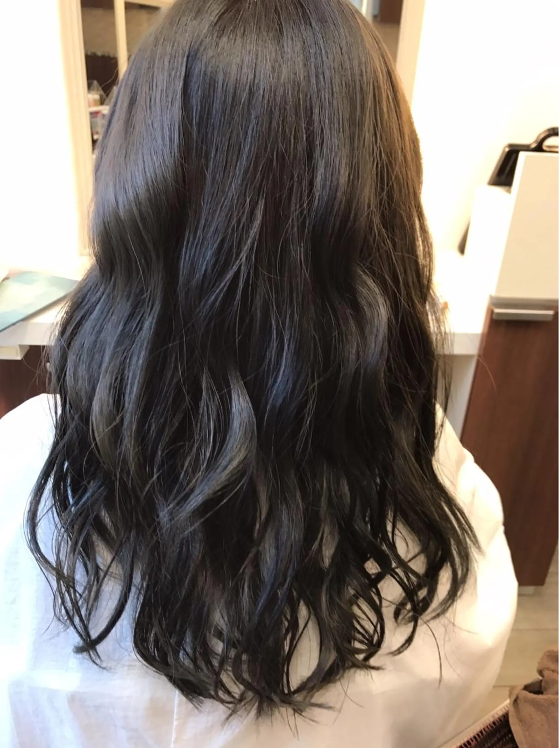 ロング カラー アッシュ ネイビーカラー 寺岡 志穂のヘアスタイル