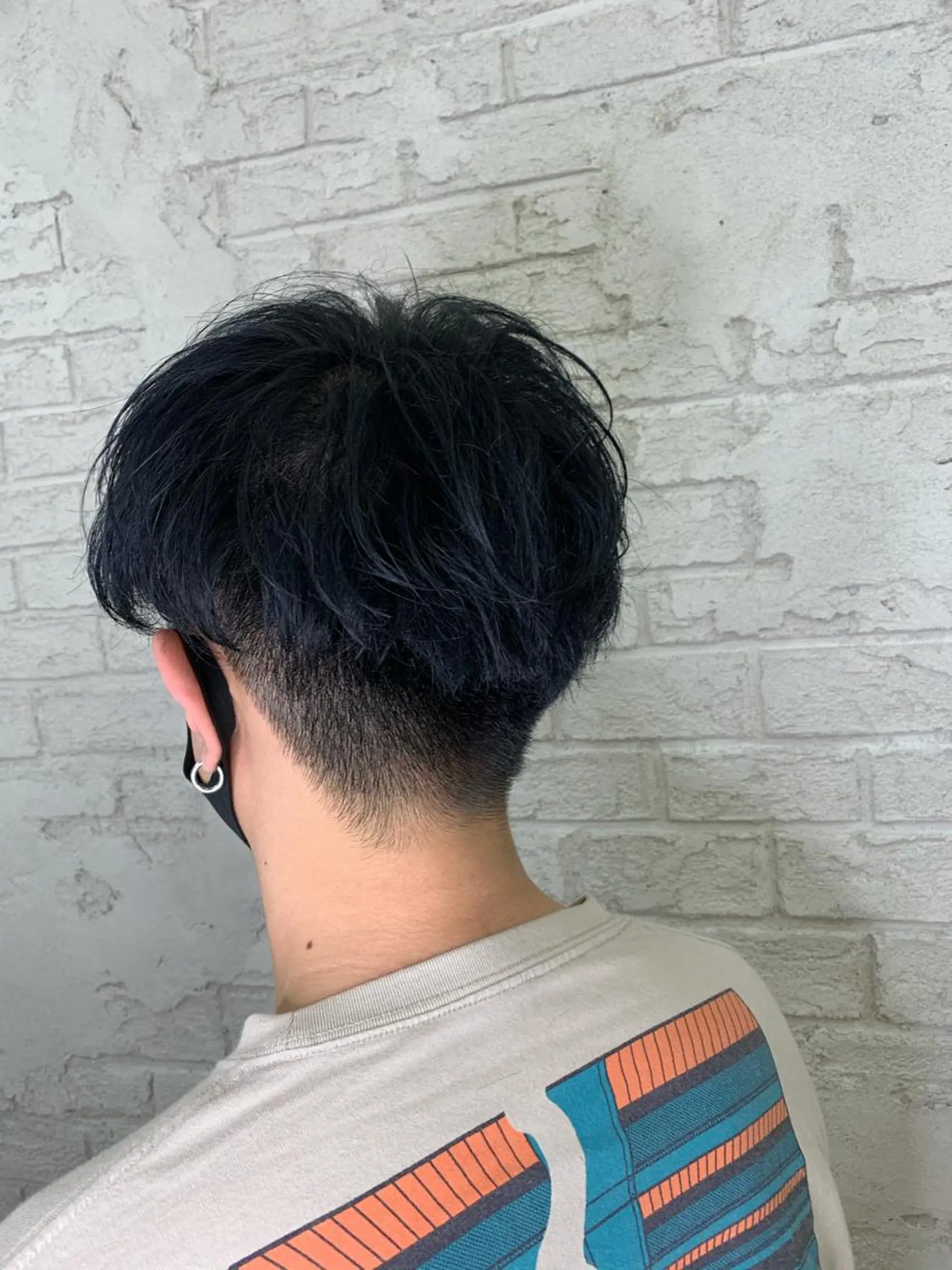 ショート カラー メンズ マッシュ 刈り上げ ダブルカラー ネイビーカラー ブリーチ特化 ハイトーンRYOYAのヘアスタイル