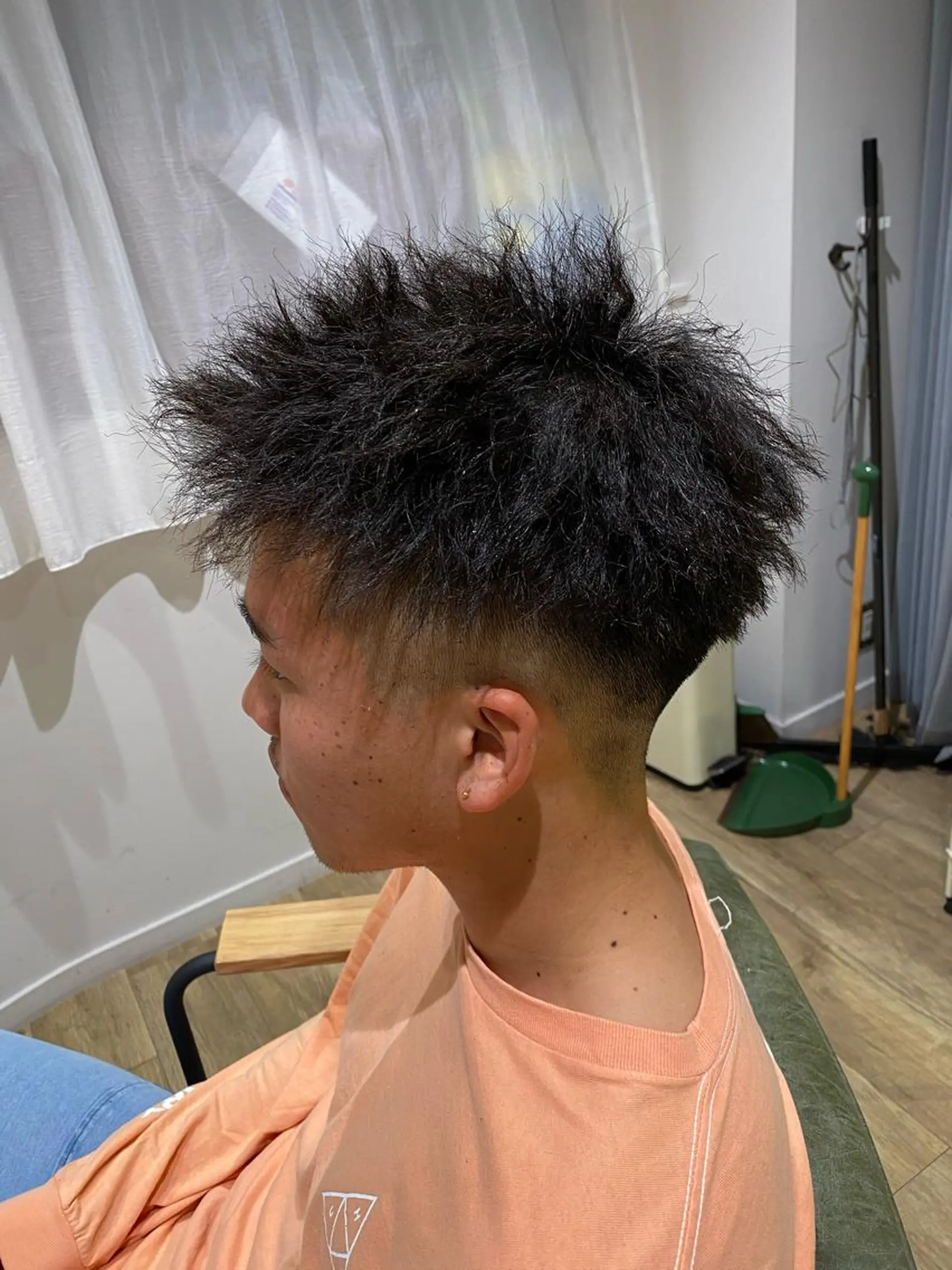 ショート カラー パーマ メンズ ショートヘア カット パーマ 平内 賢人のヘアスタイル