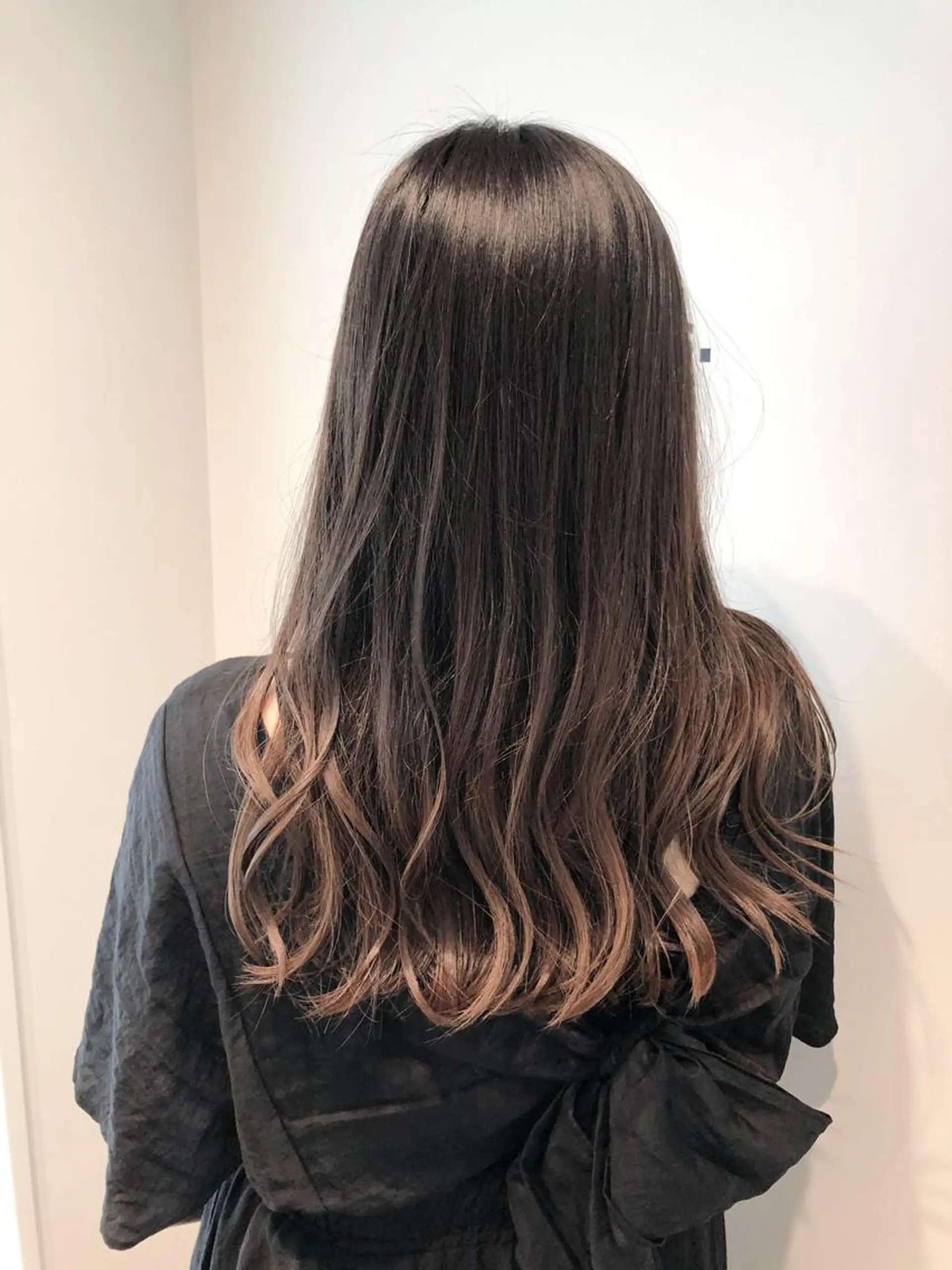 セミロング カラー ブリーチ ヘアカラー トリートメント ✨上品可愛い 垢抜けカラー/後藤✨のヘアスタイル