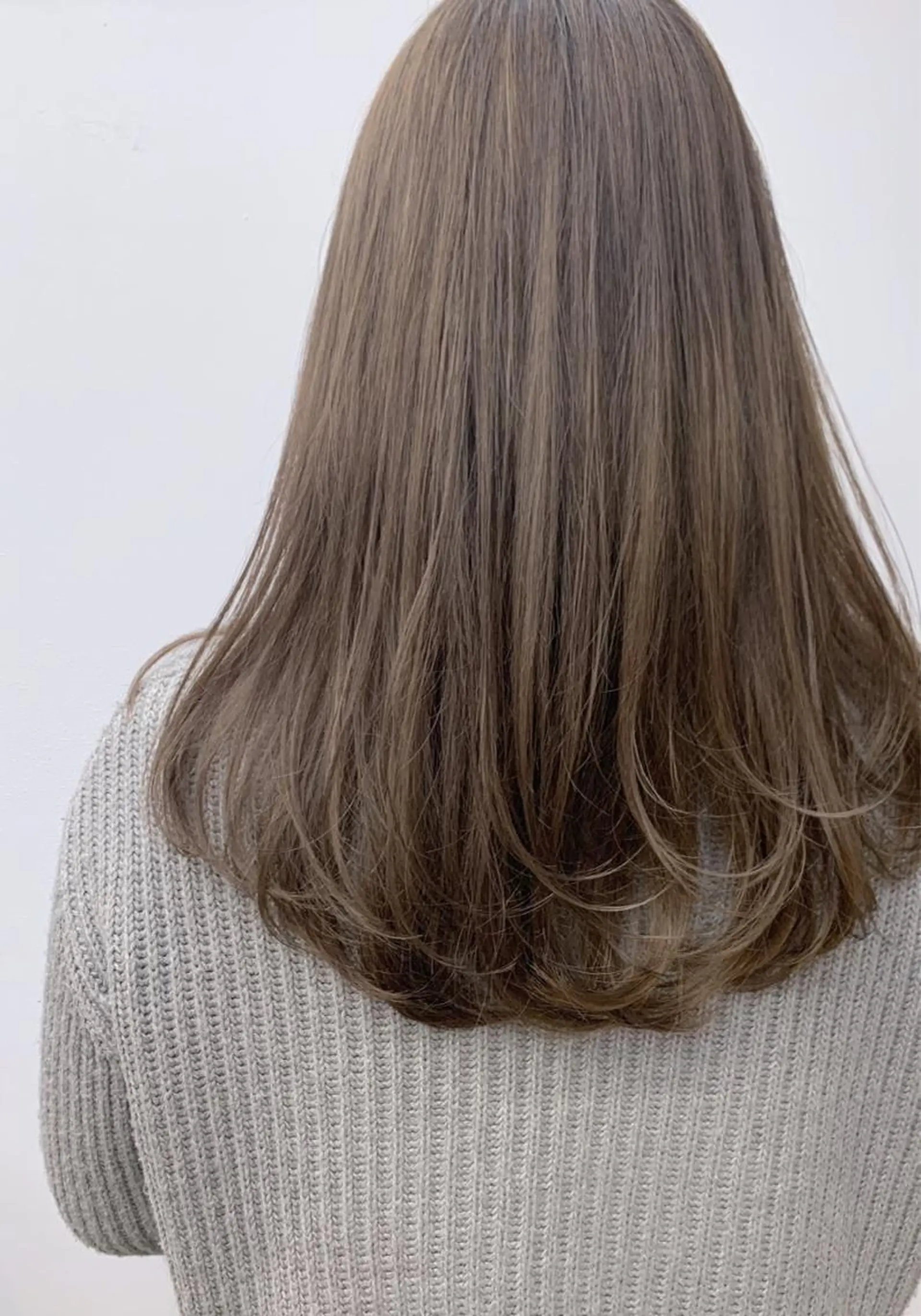 ロング カラー アッシュ アッシュブラウン ベージュカラー 黒髪 ブラウンカラー ヘアカラー トリートメント N° jemica 札幌のヘアスタイル