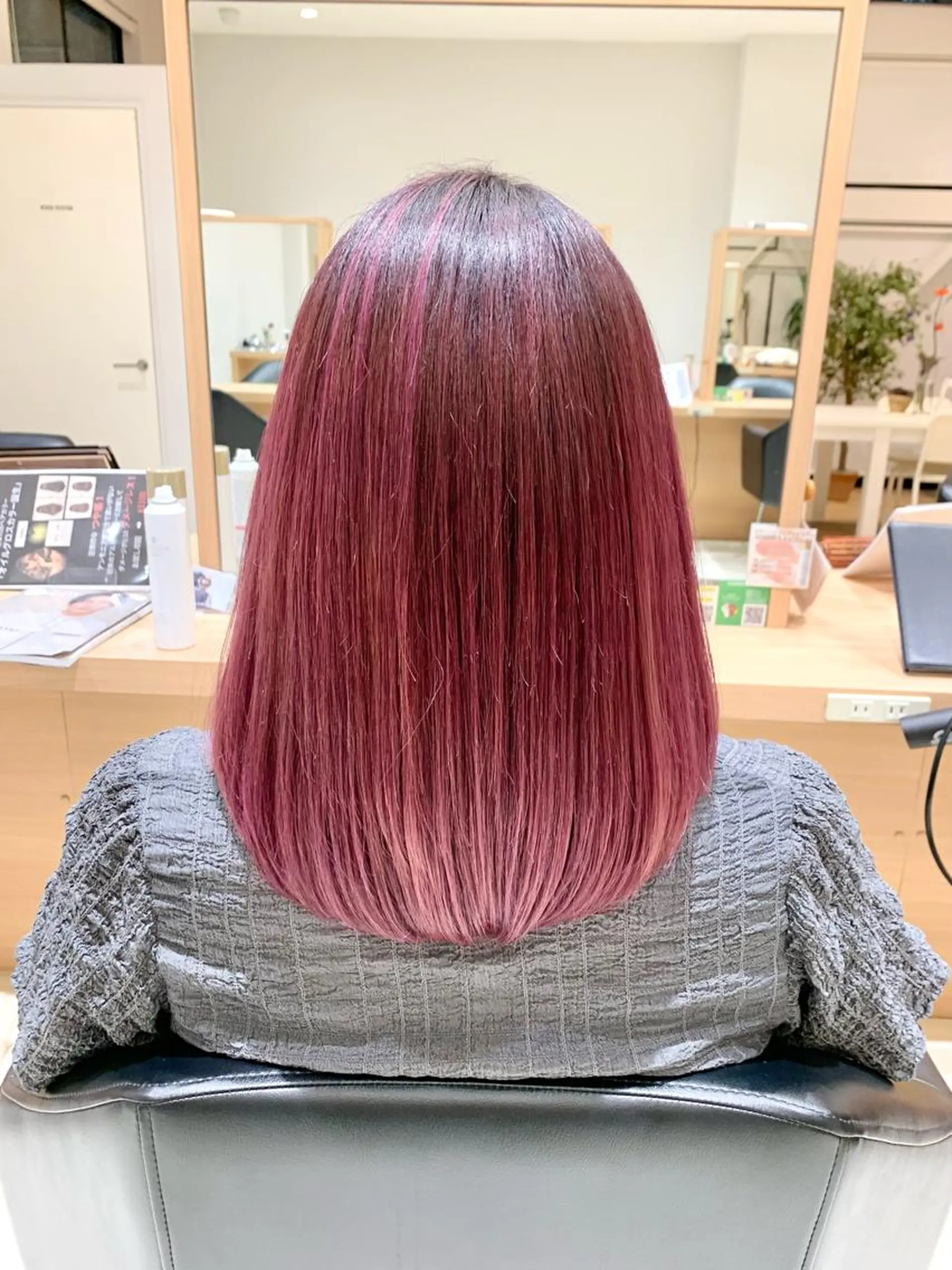 セミロング カラー ビューティー　クララ所属・🌈miu miu hair✂️💕のヘアスタイル