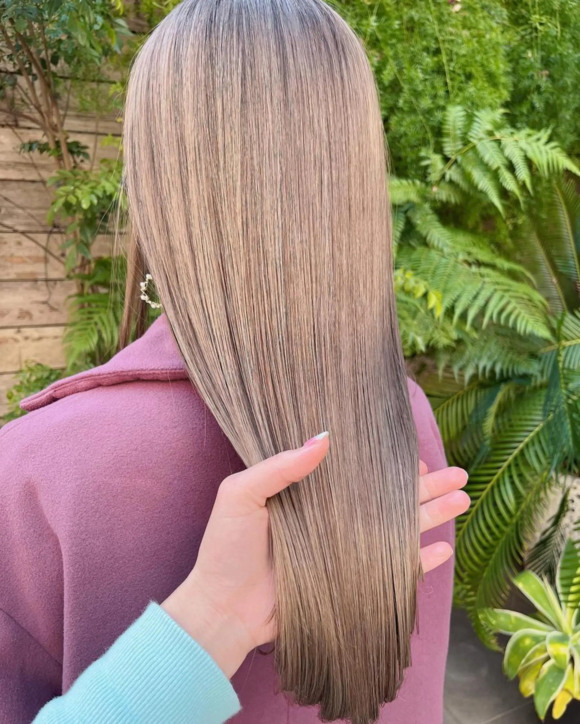 ミディアム カラー ヘアアレンジ ベージュカラー 透明感カラー グラデーションカラー ハイライトカラー ハイトーンカラー 韓国/髪質改善💘 櫻井かれんのヘアスタイル