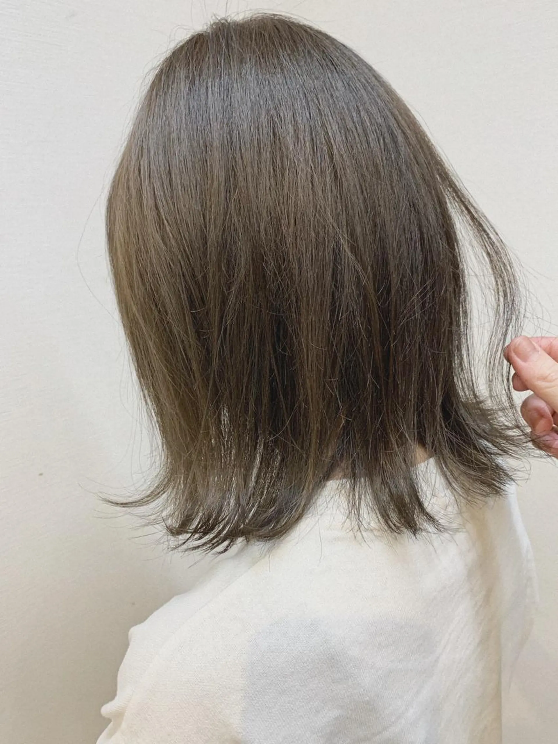 ミディアム カラー 中垣 南のヘアスタイル