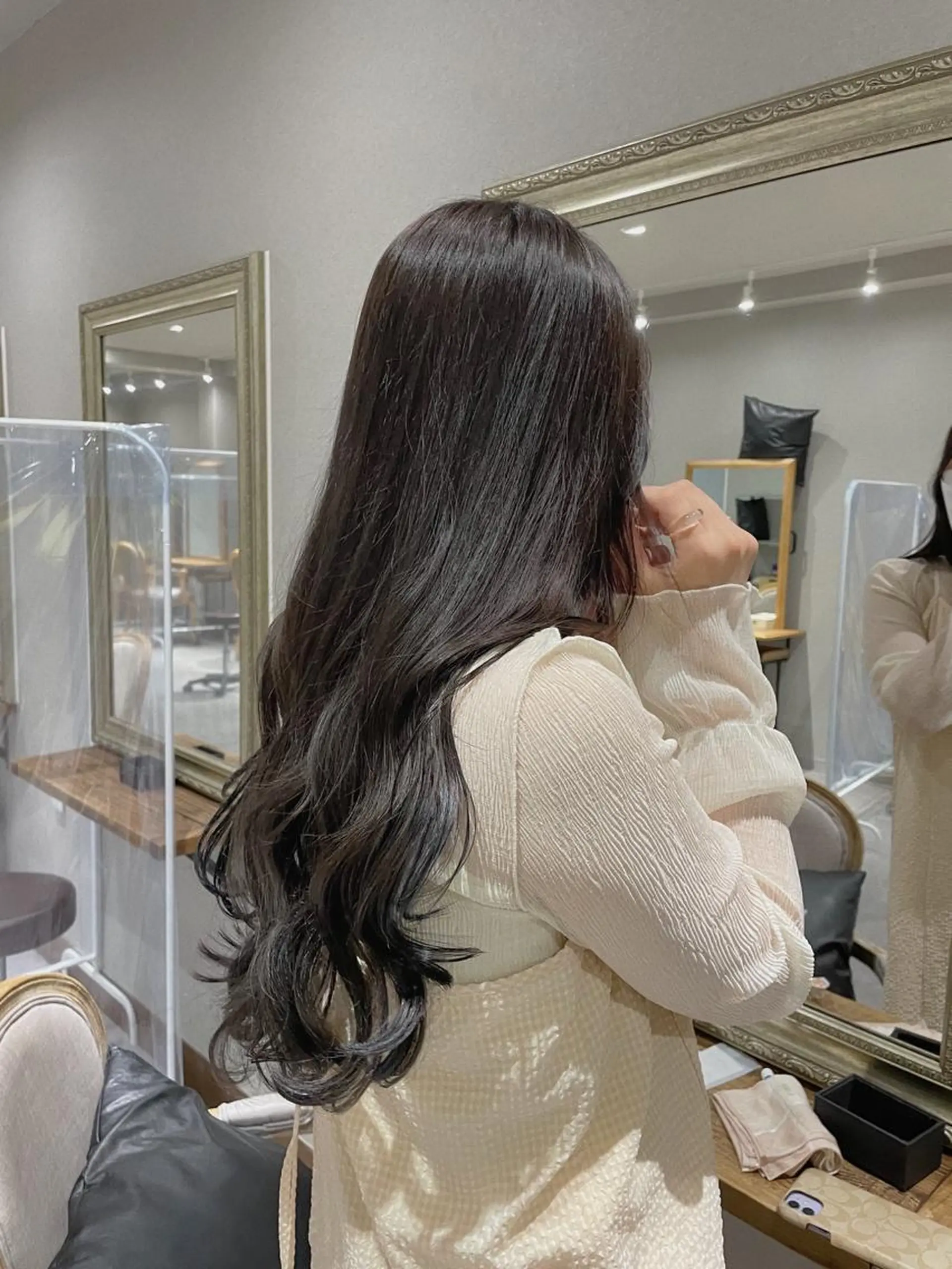 ロング カラー パーマ ヘアアレンジ ブリーチ ケアブリーチ 透明感カラー ダブルカラー ハイライトカラー カット ヘアカラー トリートメント ヨシムラ リオのヘアスタイル