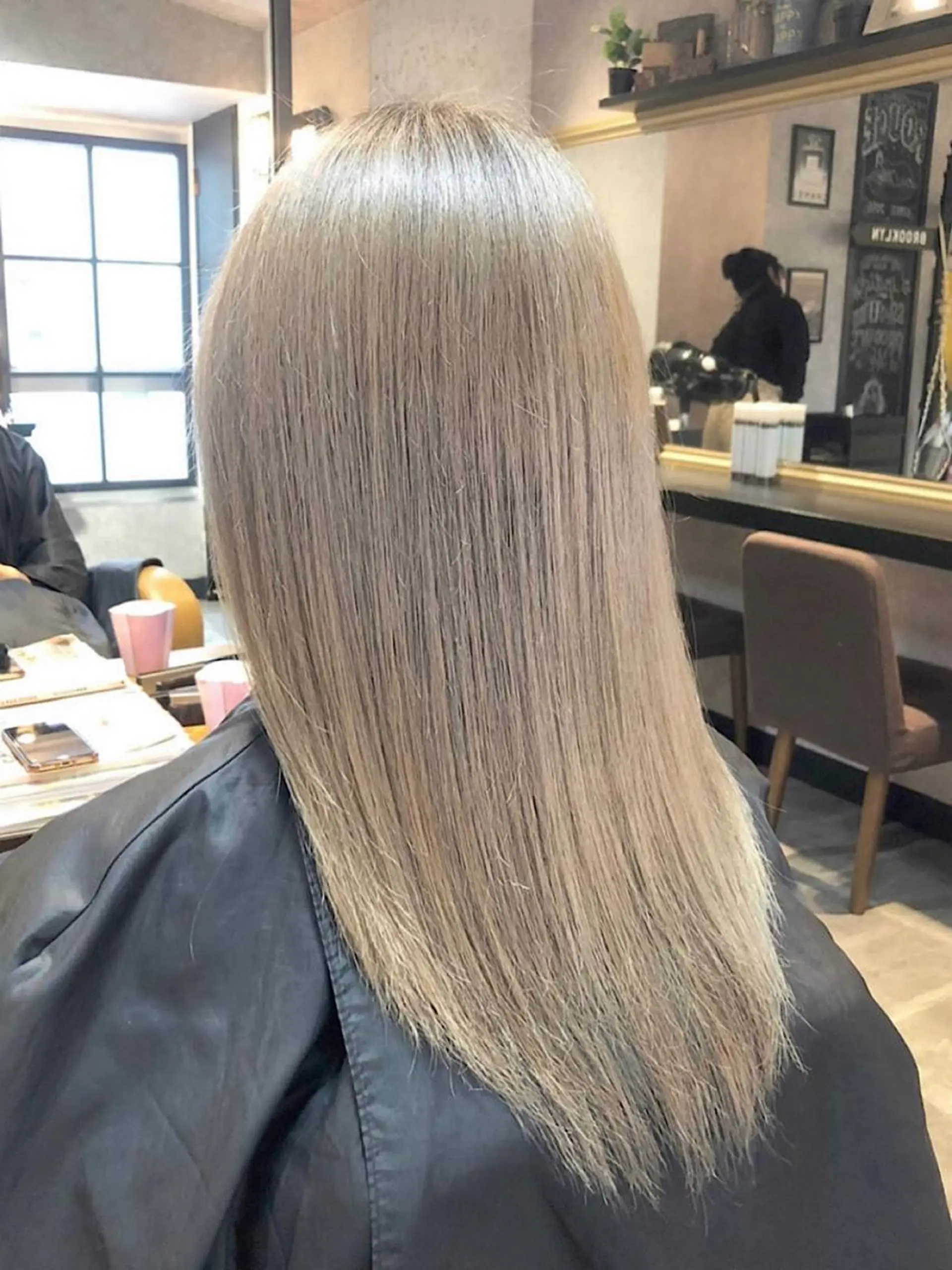 ミディアム salowin 原宿 aroa所属・韓国／ハッシュカット ／透明感カラー／金野のヘアスタイル