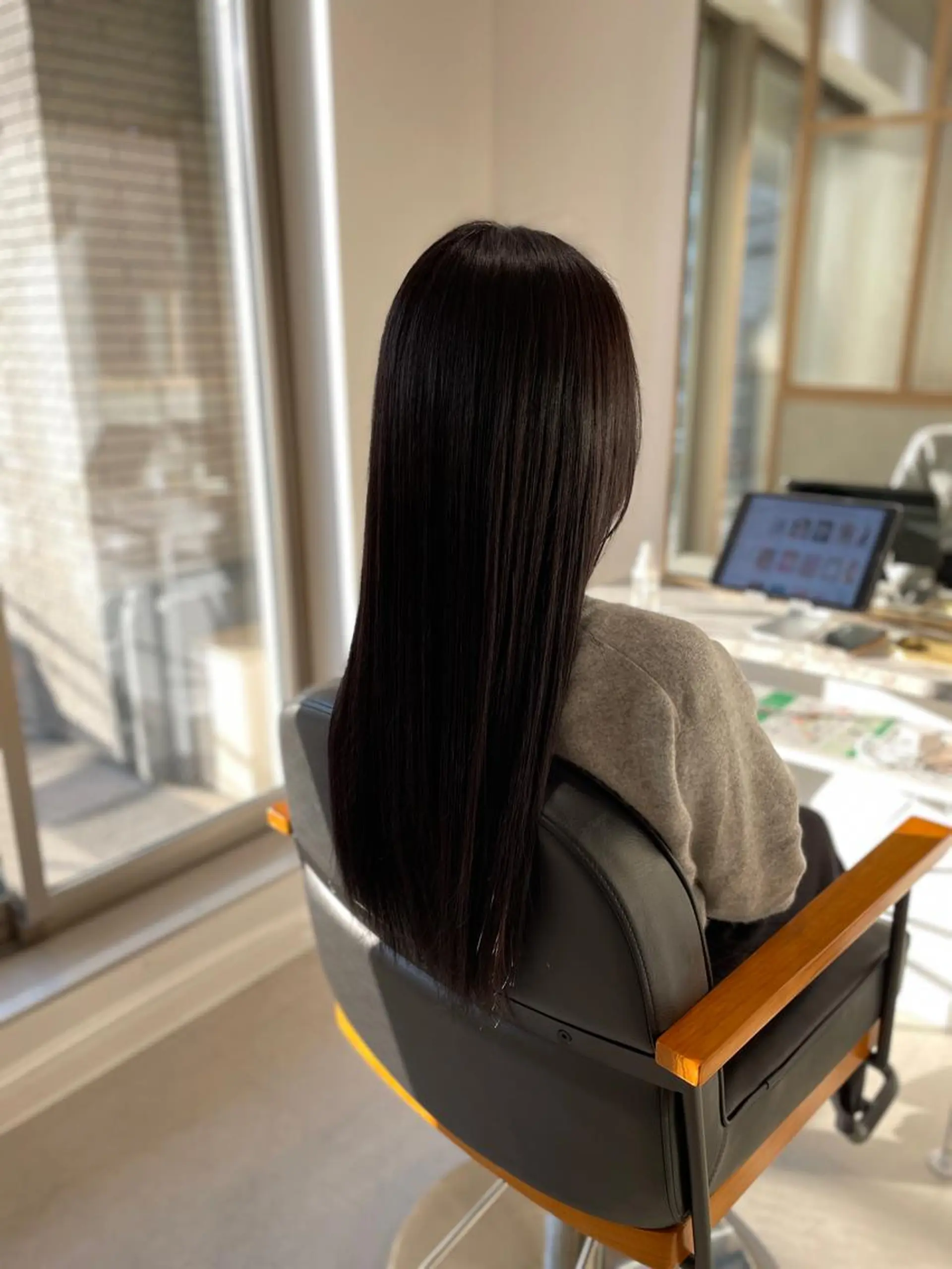 ロング カラー 黒髪 韓国風ヘア ロング 新井那紬🌿 arai nahoのヘアスタイル