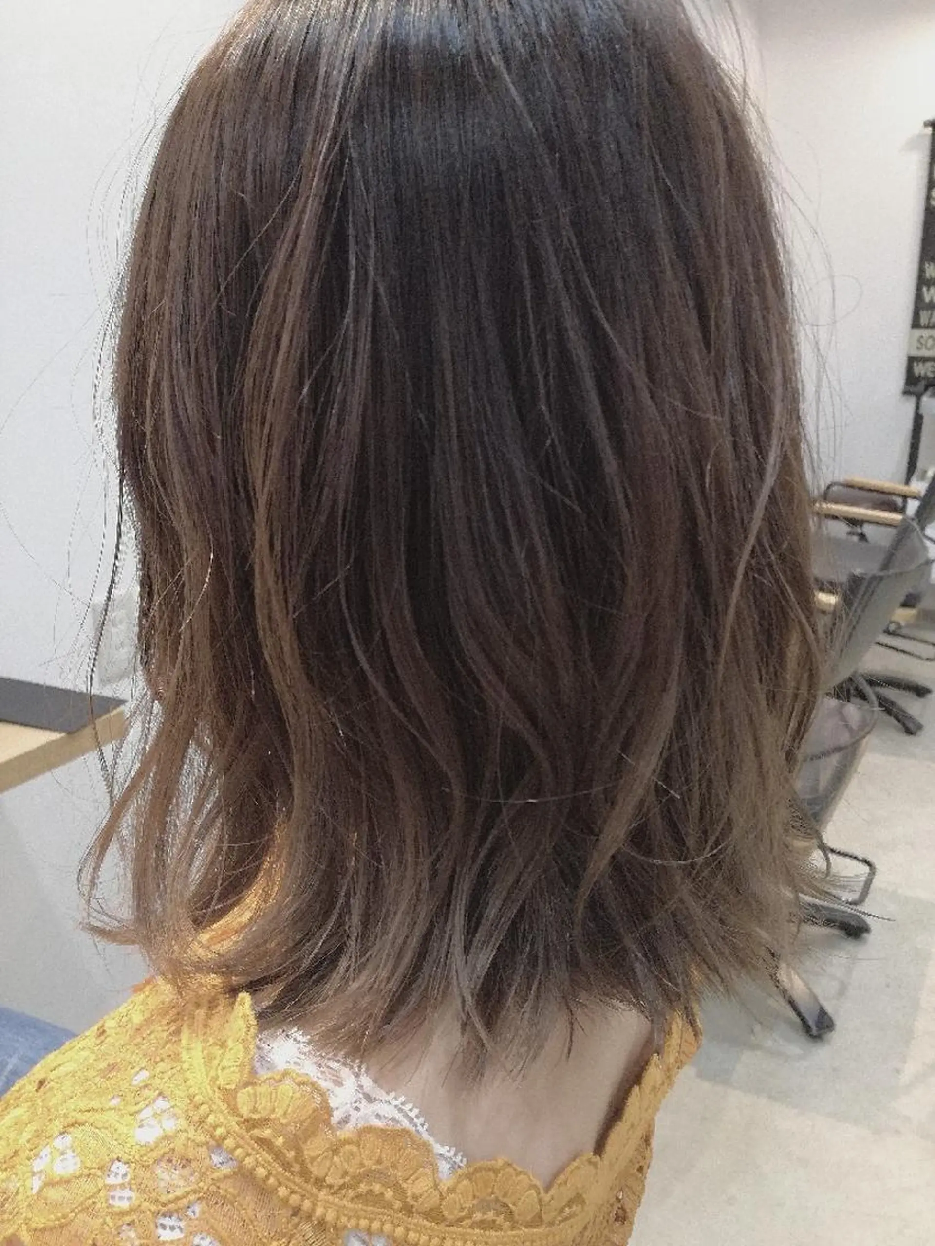 ミディアム カラー パーマ ヘアアレンジ メンズ キッズ ネイル マツエク・マツパ グラデーションカラー グレージュ グラデーション ミディアムネイル 中津No.1髪質改善 店長✨透ける暗髪のヘアスタイル