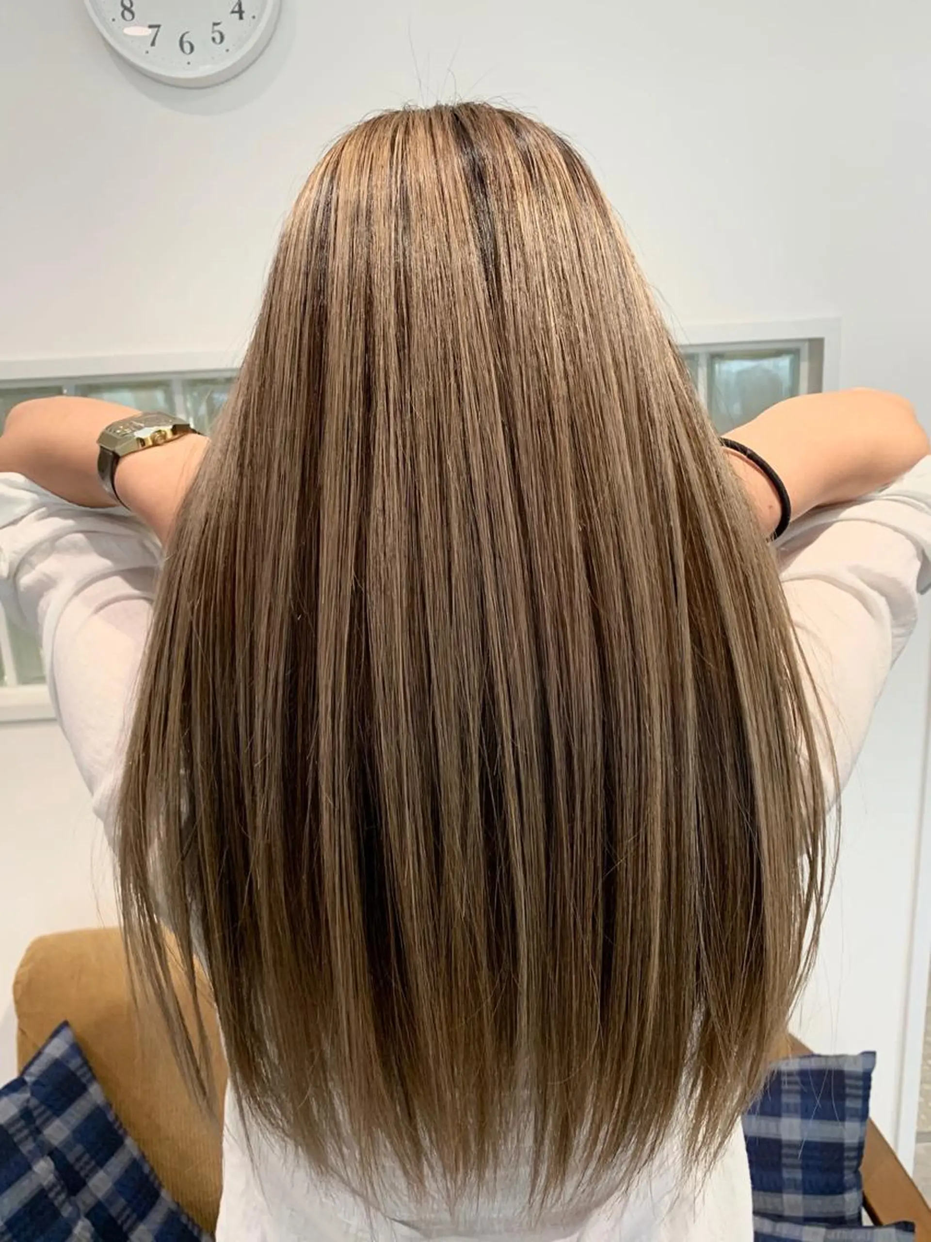 セミロング ヘアカラー ヨシミ カズヤのヘアスタイル