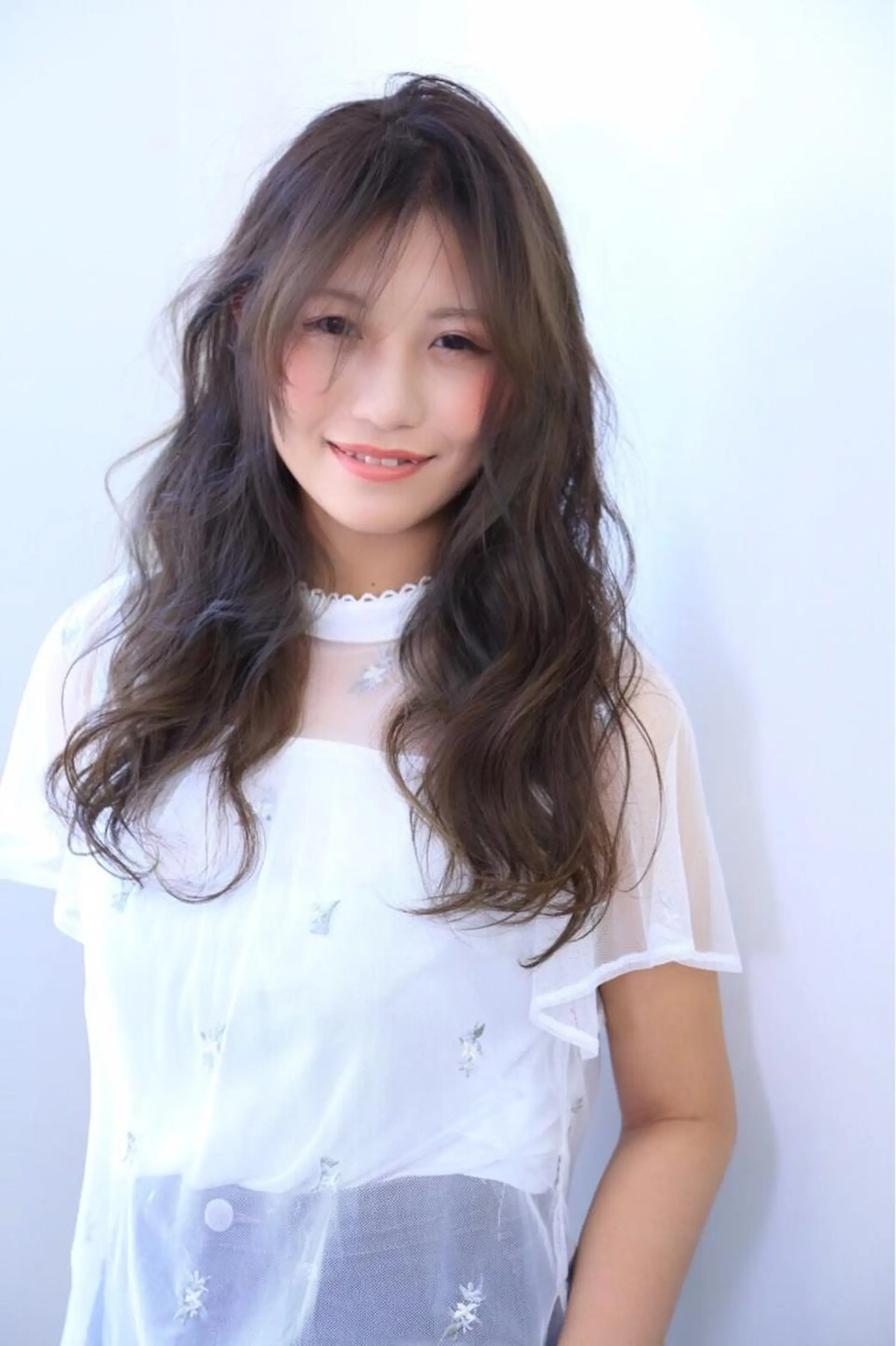 ロング くせ毛 ヘアカラー 青木 大輔のヘアスタイル