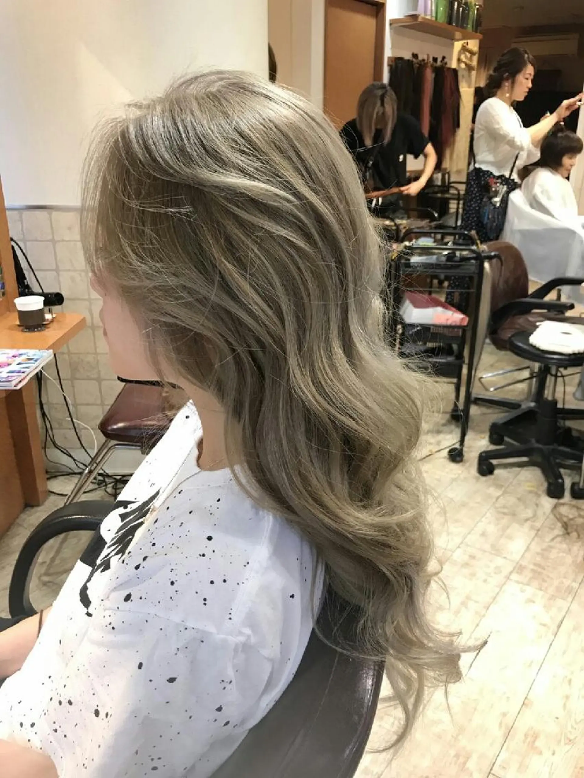 ロング カラー ベージュカラー 100%髪質改善特化 TRUNSのヘアスタイル