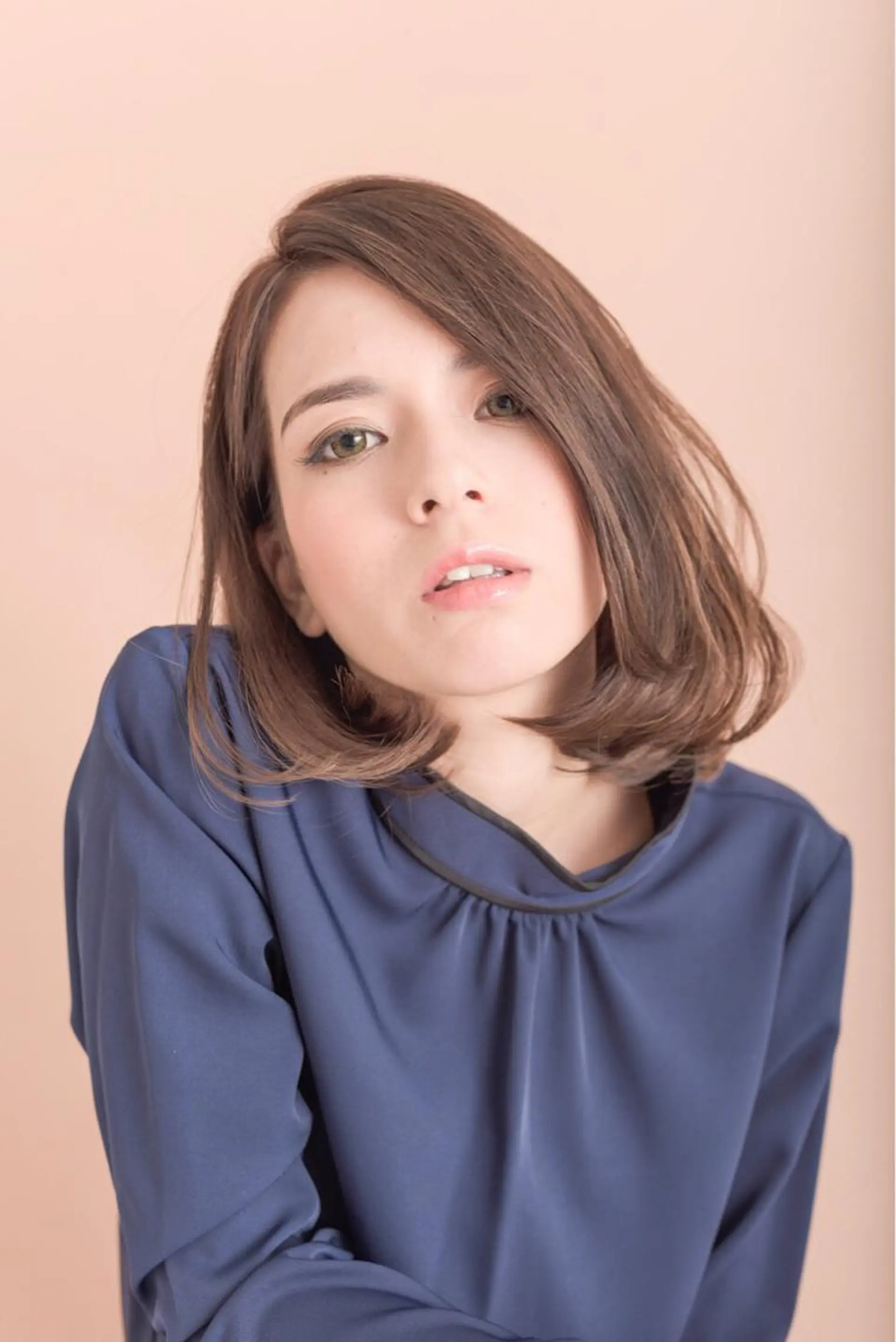 ミディアム ジャスミン　PETZ所属・ショート＆ボブ ヒロシのヘアスタイル