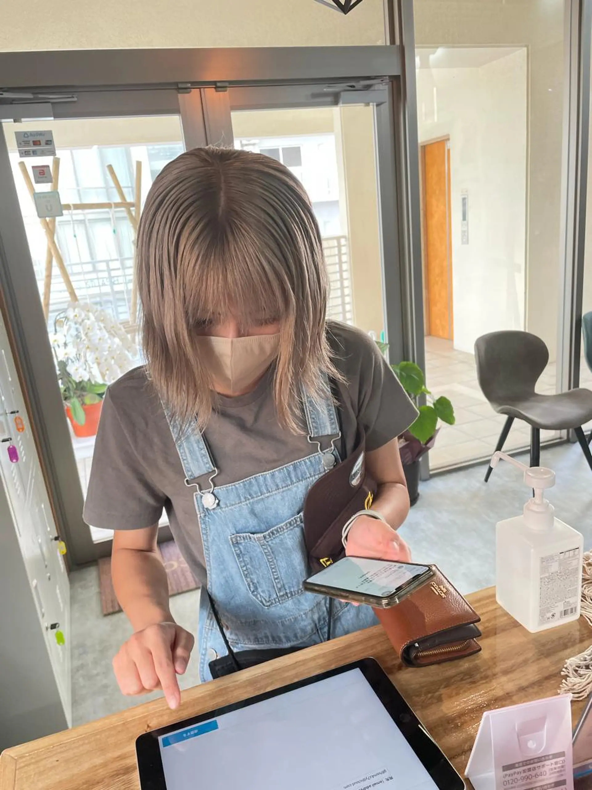 ショート アッシュ 韓国風カラー ボブ ハイライト 韓国風ヘア andKおもろまち店 艶ダブルカラー✨のヘアスタイル