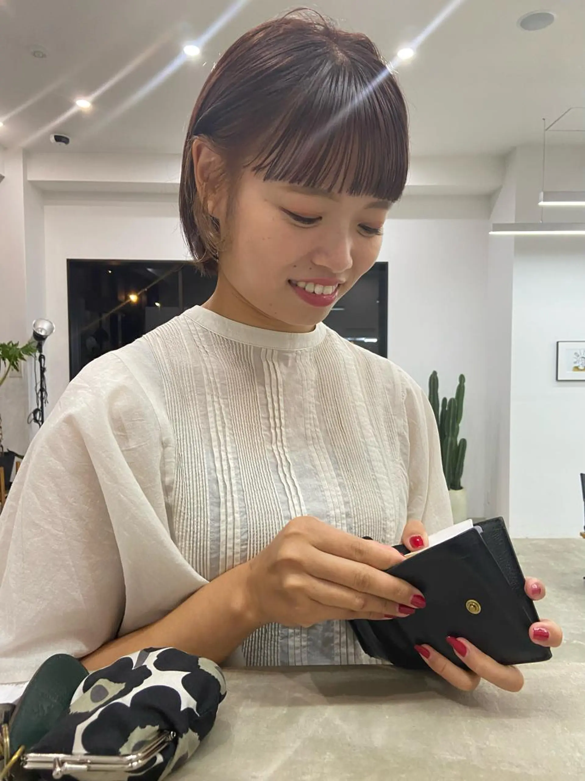 ショート カラー イヤリングカラー 山岸 未玖のヘアスタイル