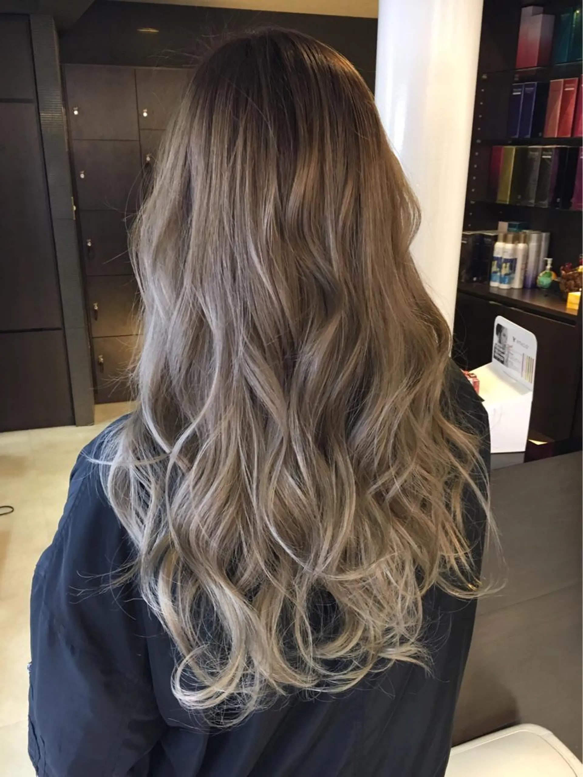 セミロング カット ヘアカラー エクステ カラコレなんば店所属・カラコレなんば TOPstylistのヘアスタイル