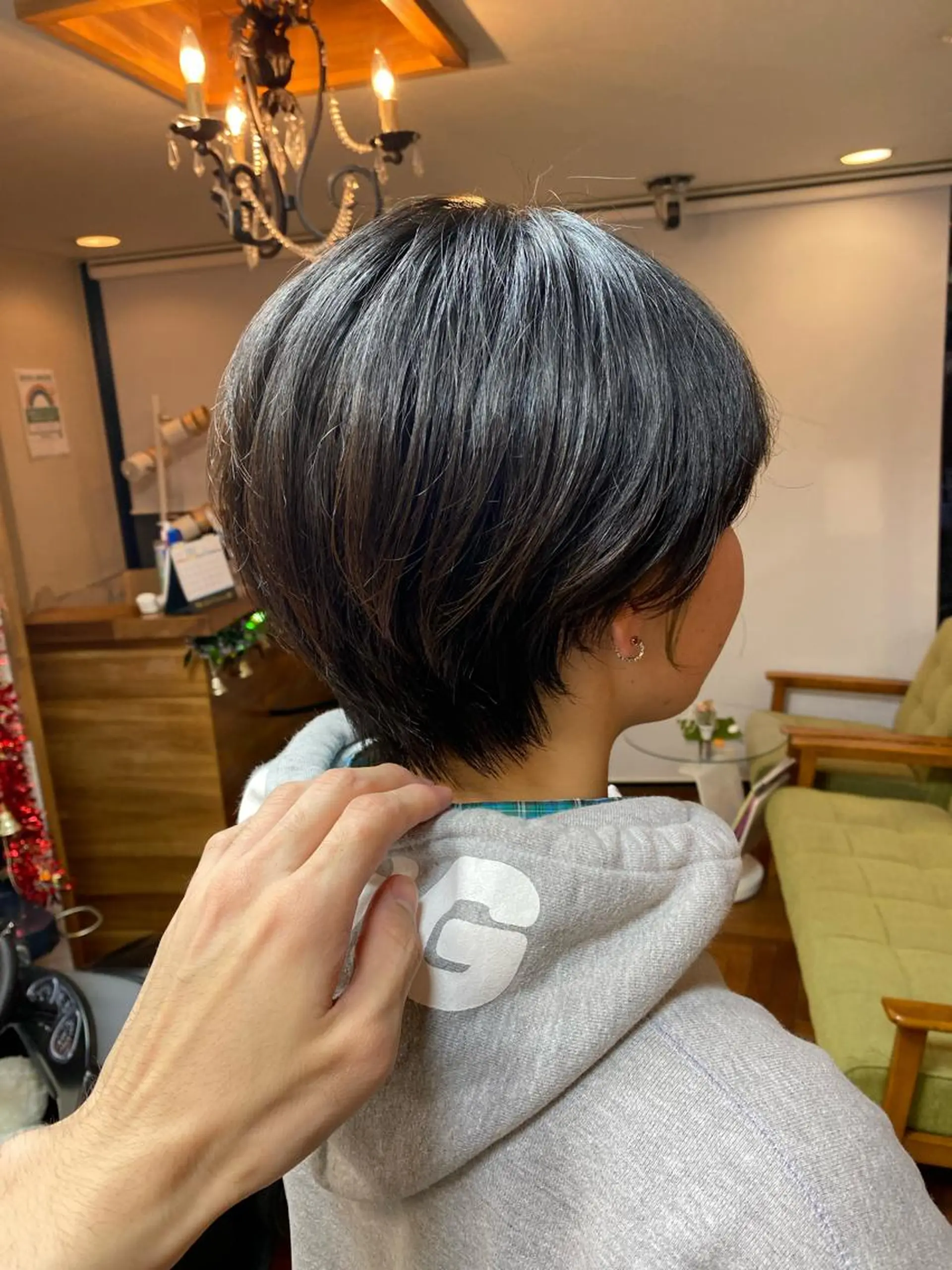 ショート カラー ハンサムショート 丸みショート ショートヘア カット ヘアカラー トリートメント ボブ/縮毛矯正/ レイヤー/塚田のヘアスタイル