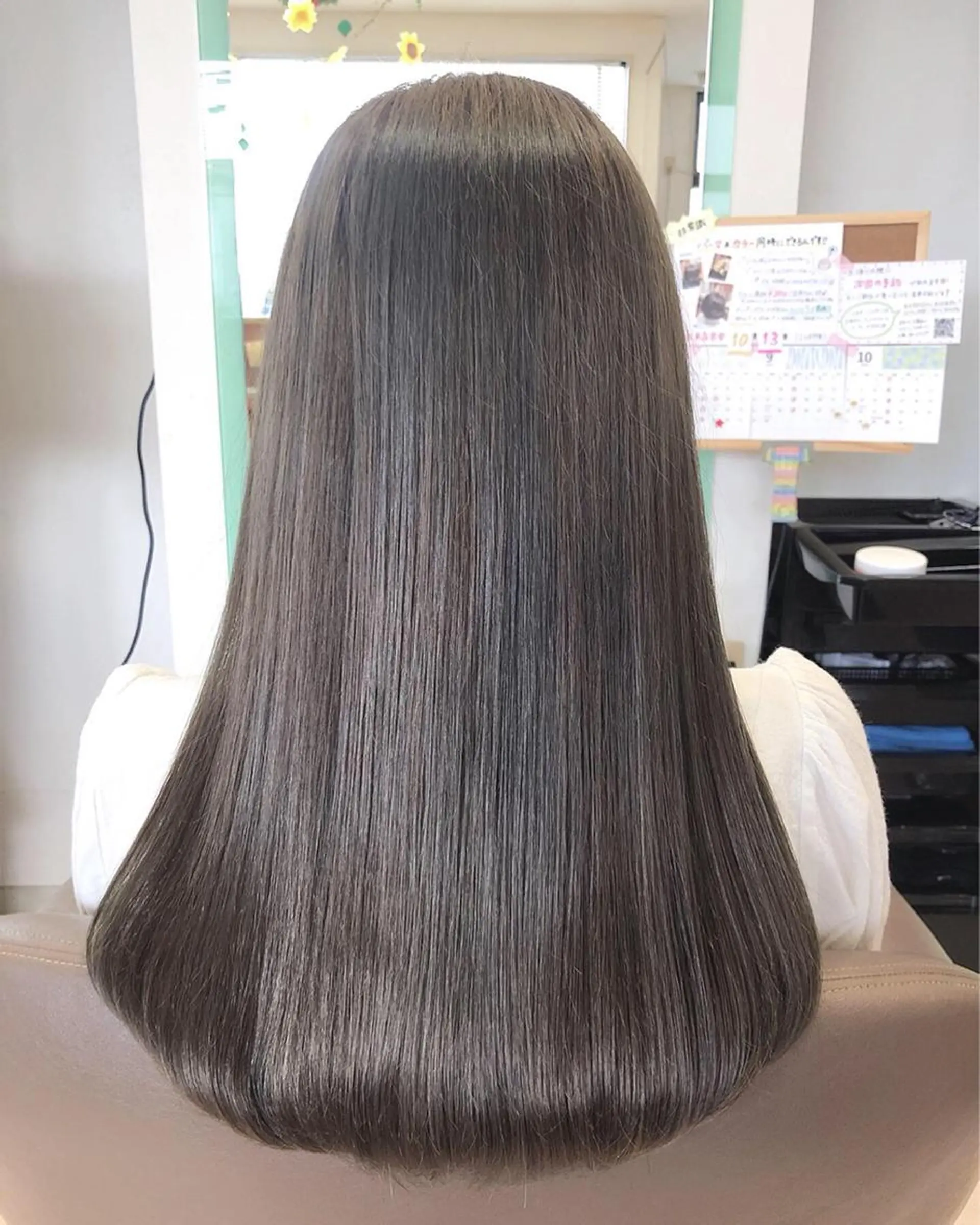 セミロング TIARA minoriのヘアスタイル