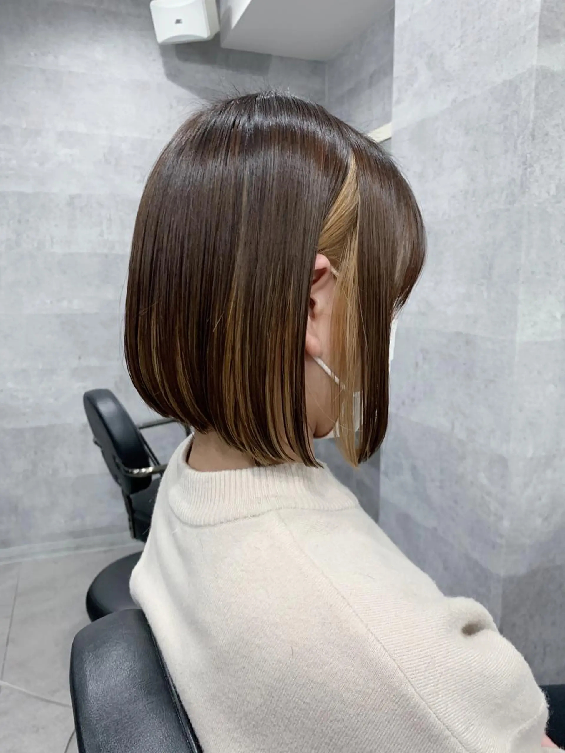ショート カラー 前下がりボブ ベージュカラー ブラウンカラー ボブ _WHITE 天神店 YUMEKA🐻のヘアスタイル
