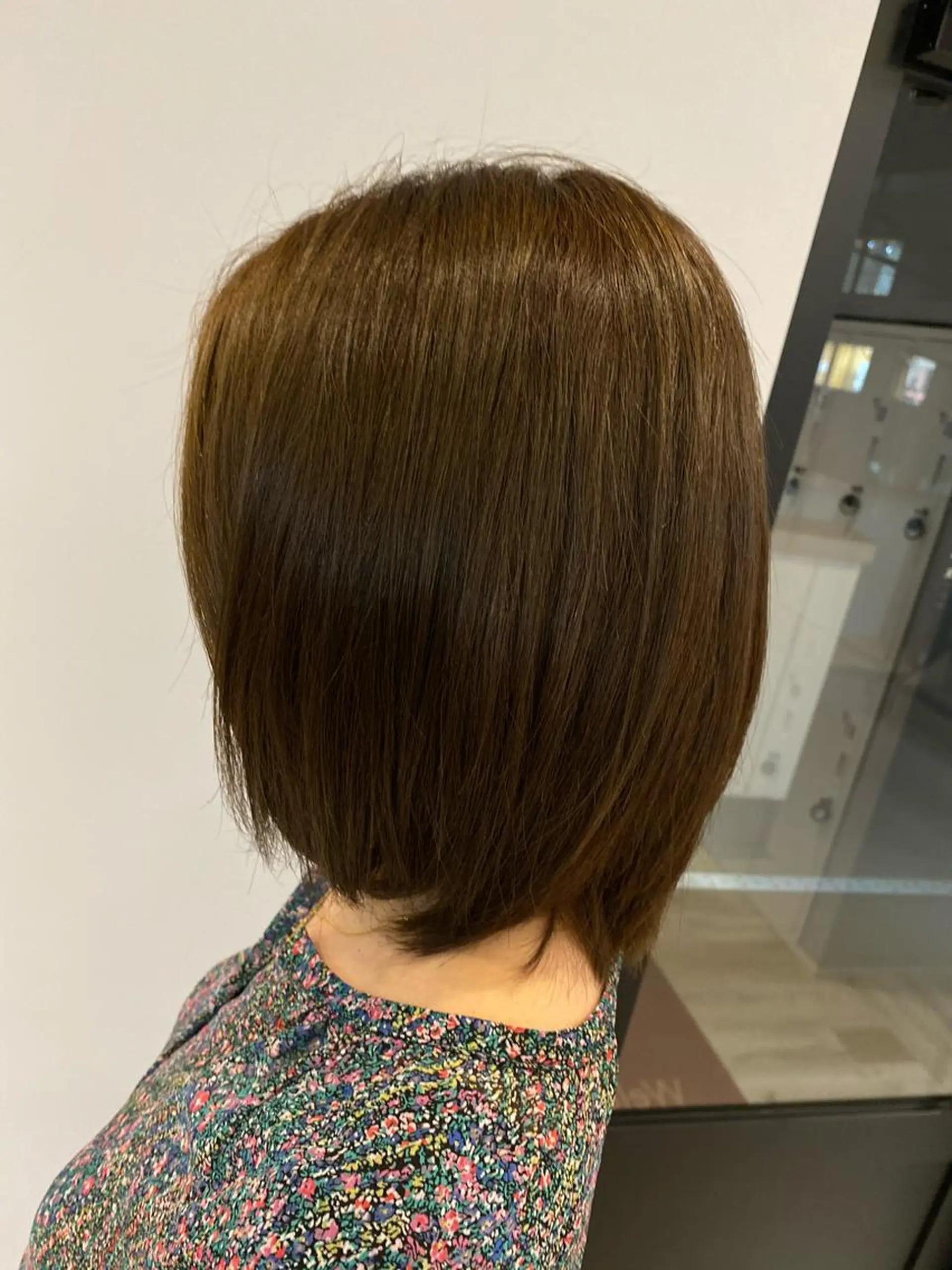 ミディアム カラー ベージュカラー オリーブベージュ レイヤーカット 透明感カラー✨ 酸性ストレート特化のヘアスタイル