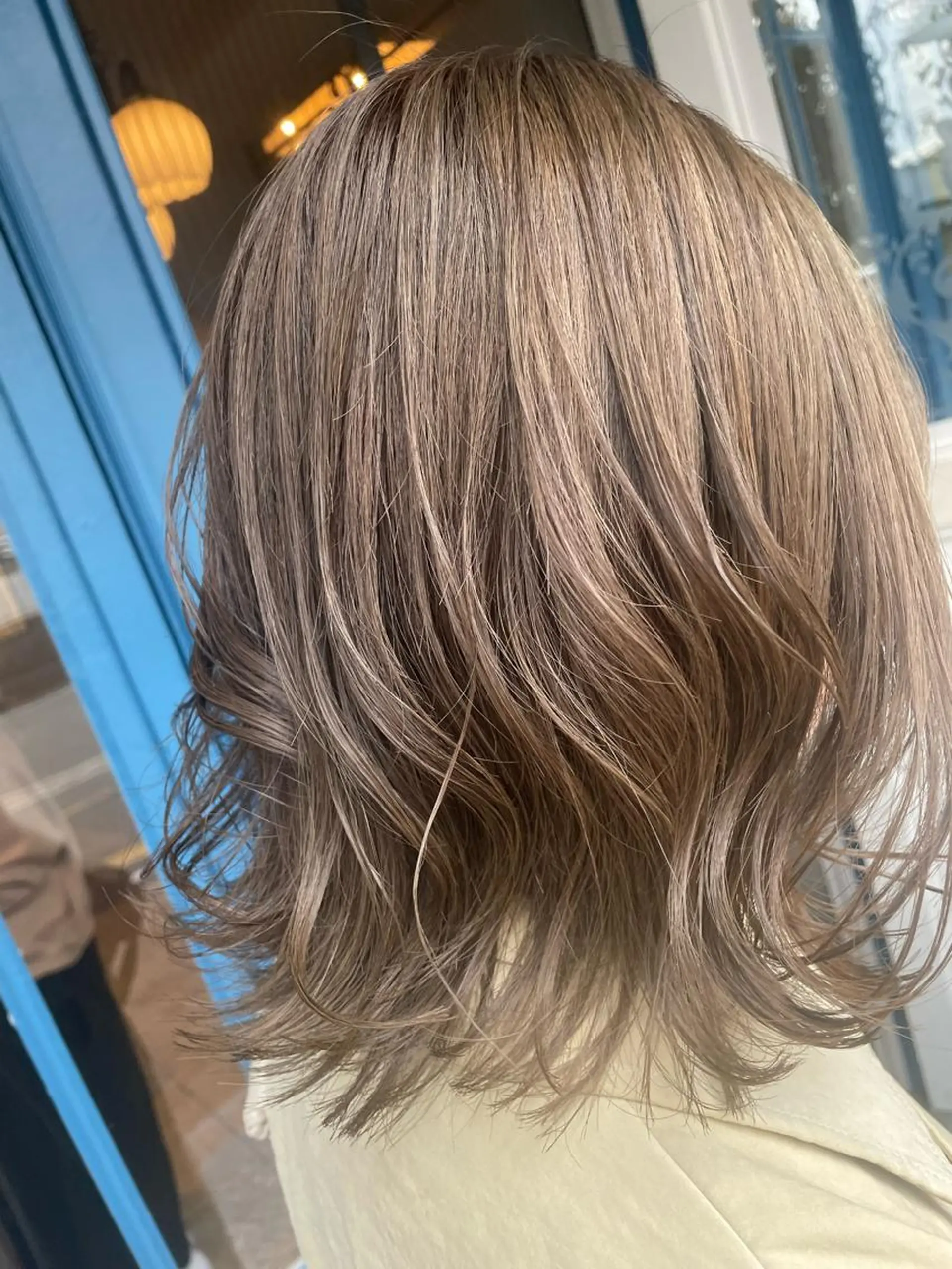 ミディアム 柳井 瑠菜のヘアスタイル