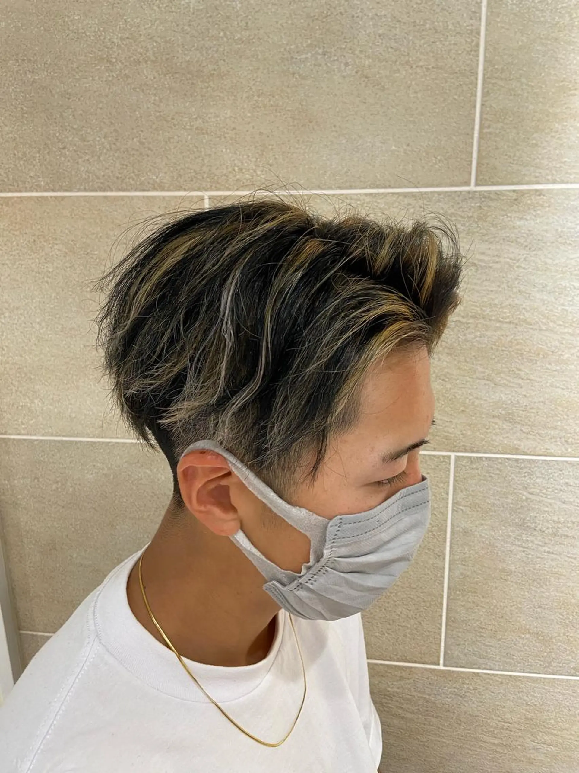 カラー メンズ メンズハイライト ハイライトカラー hair＆make CIEL所属・武井 哉子のヘアスタイル