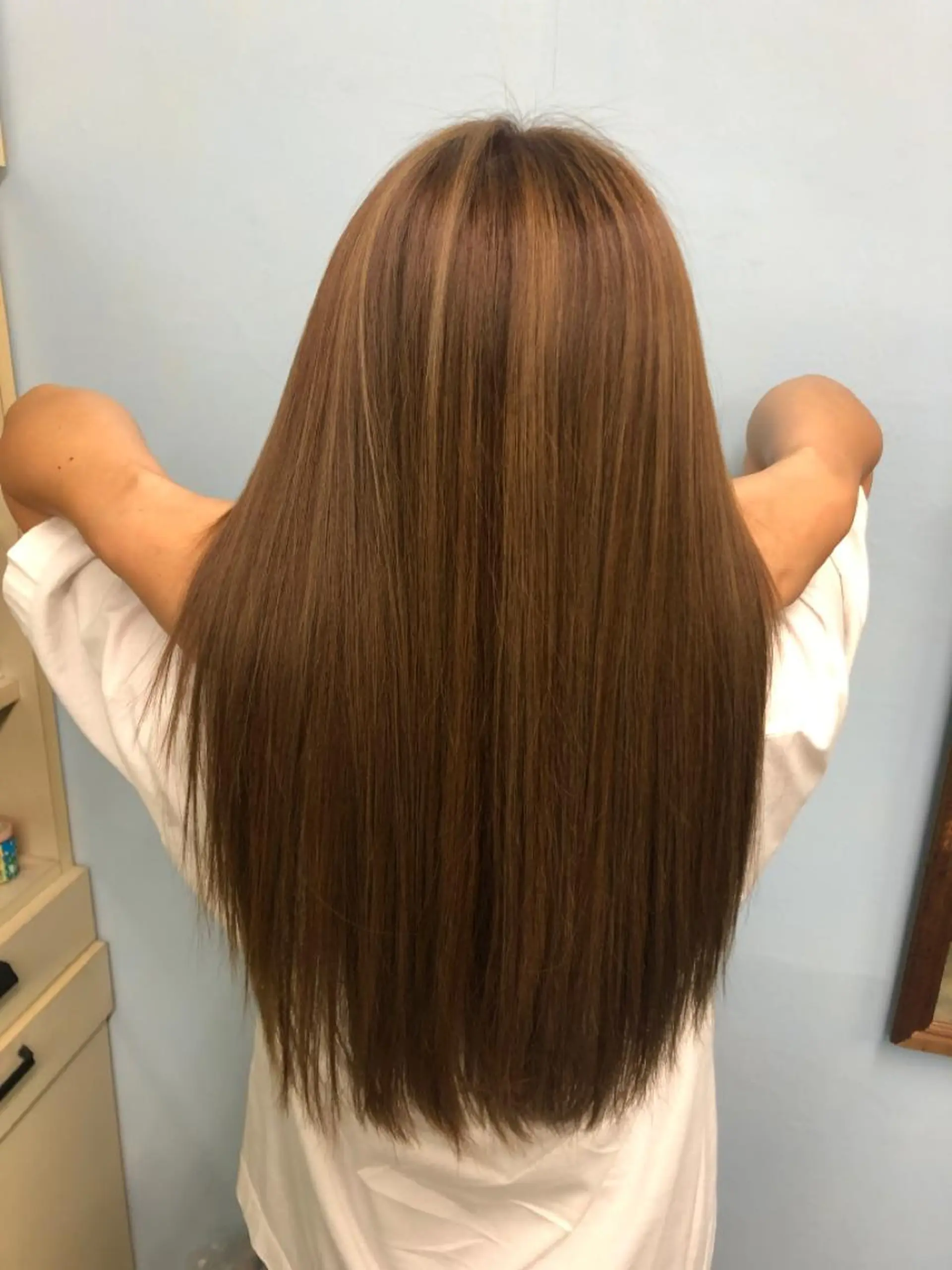 ロング 艶カラー🩵💛 NANAのヘアスタイル