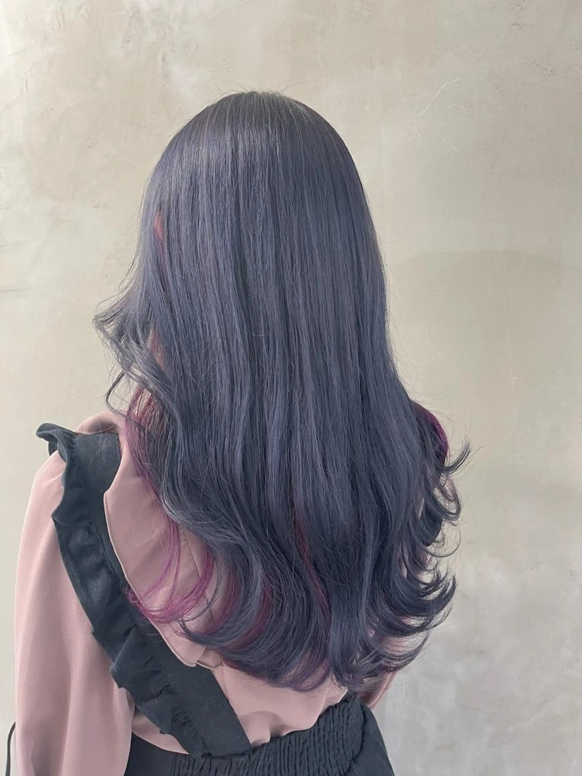 ロング カラー 黒髪 ブリーチ ブルーカラー ブルーブラック ブリーチなしカラー レイヤーカットとハイ トーン/HIROKIのヘアスタイル