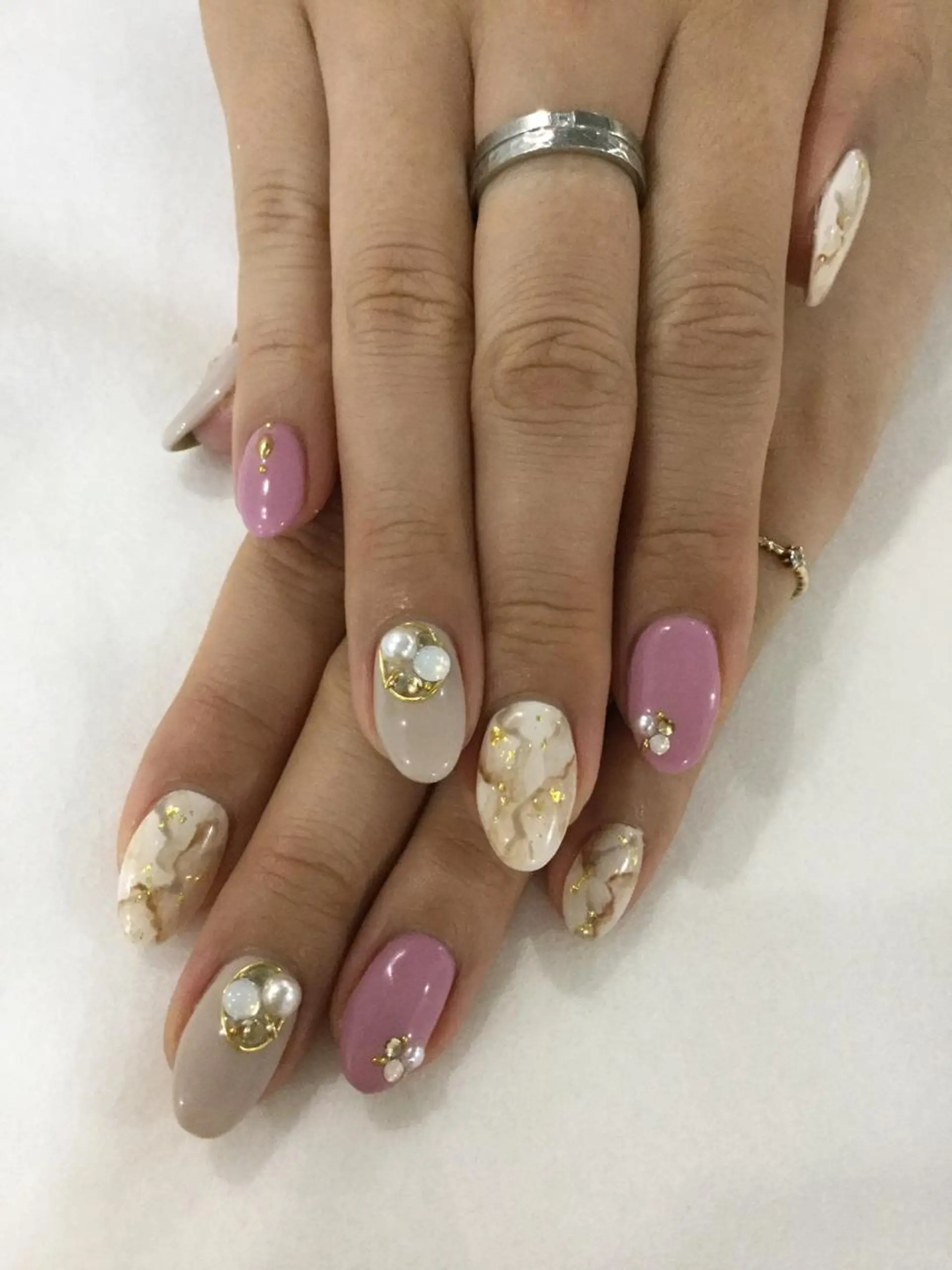 ネイル ハンドネイル 💎🐰 saki. m 🐰💎のネイルデザイン