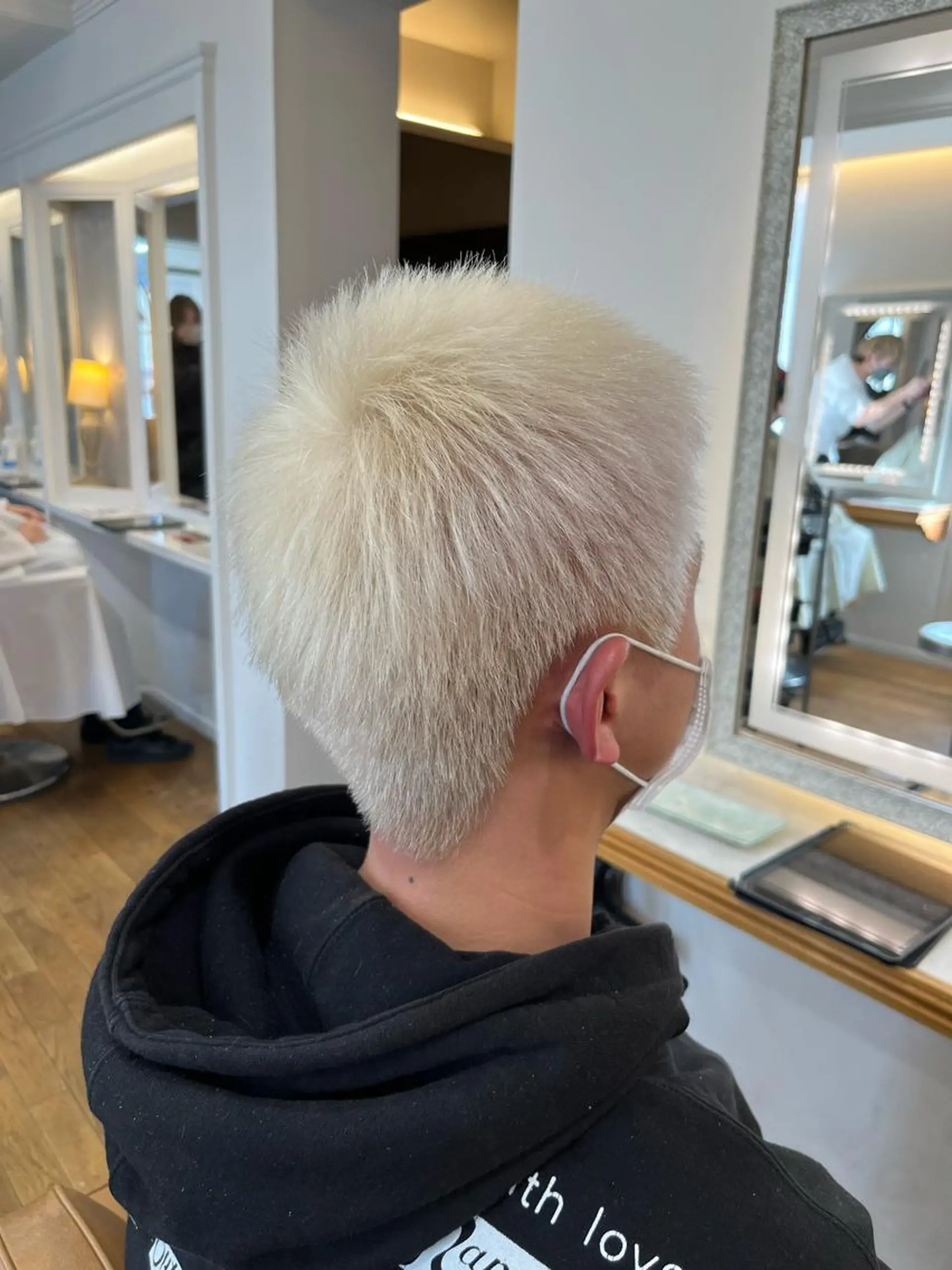 ショート カラー メンズ メンズブリーチ ブリーチ 🇨🇦海外美容師 FUMA🇨🇦のヘアスタイル