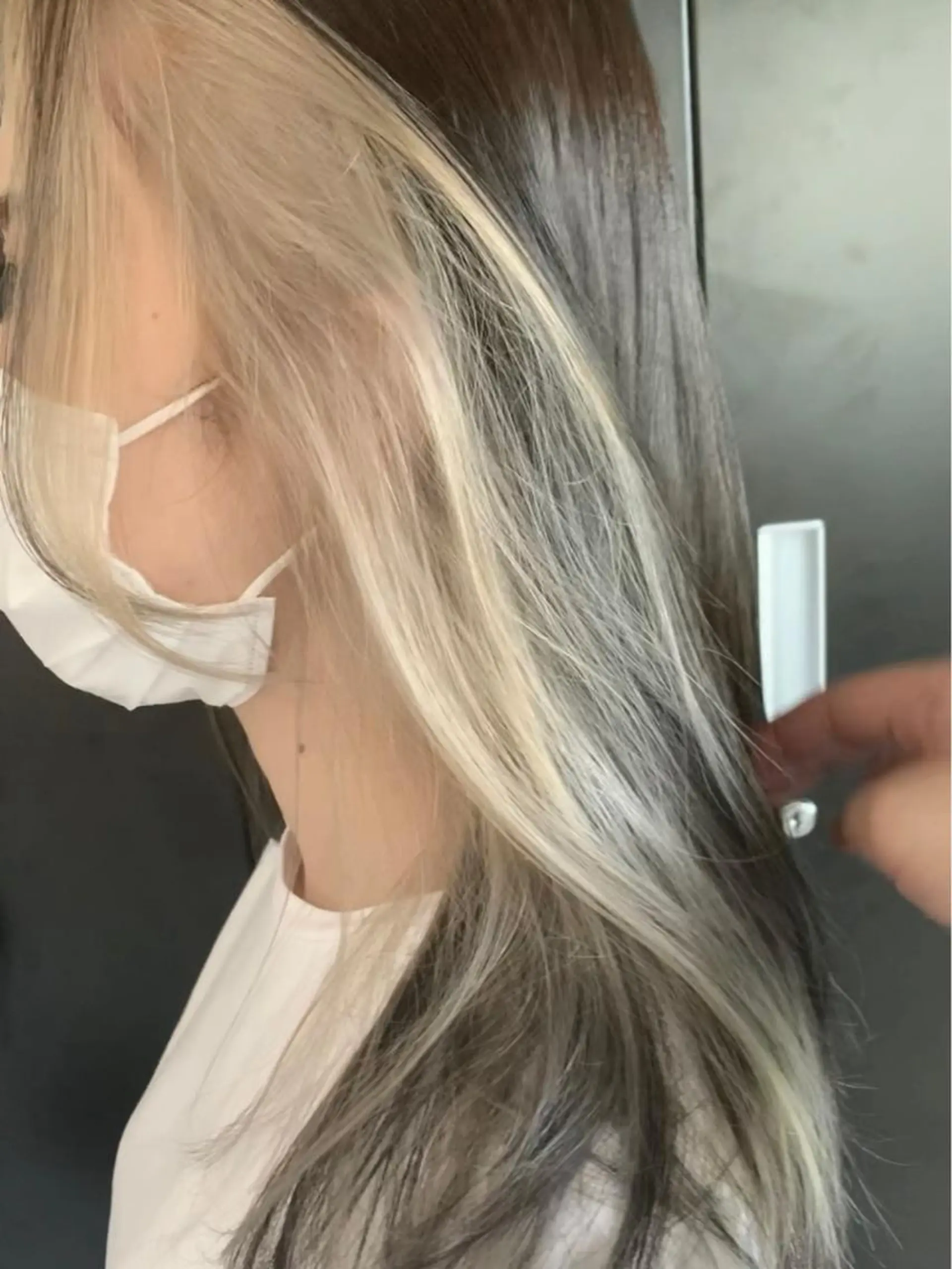 ミディアム カラー ベージュカラー mimiiy梅田 中崎町ハイトーンのヘアスタイル