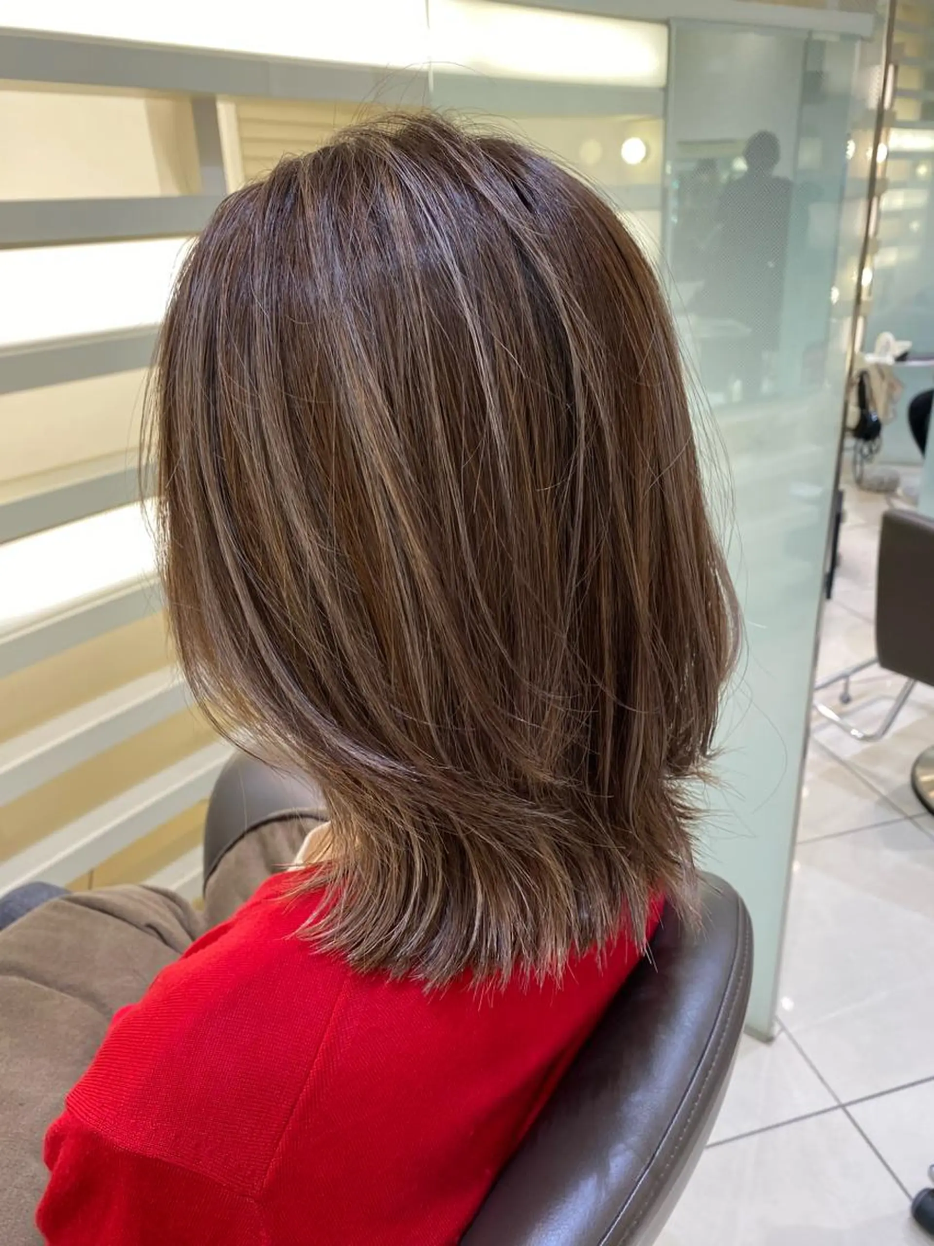 ミディアム カラー ハイライトカラー ハイライト カット ヘアカラー トリートメント 細めハイライト🩶 ボブ/レイヤーカットのヘアスタイル