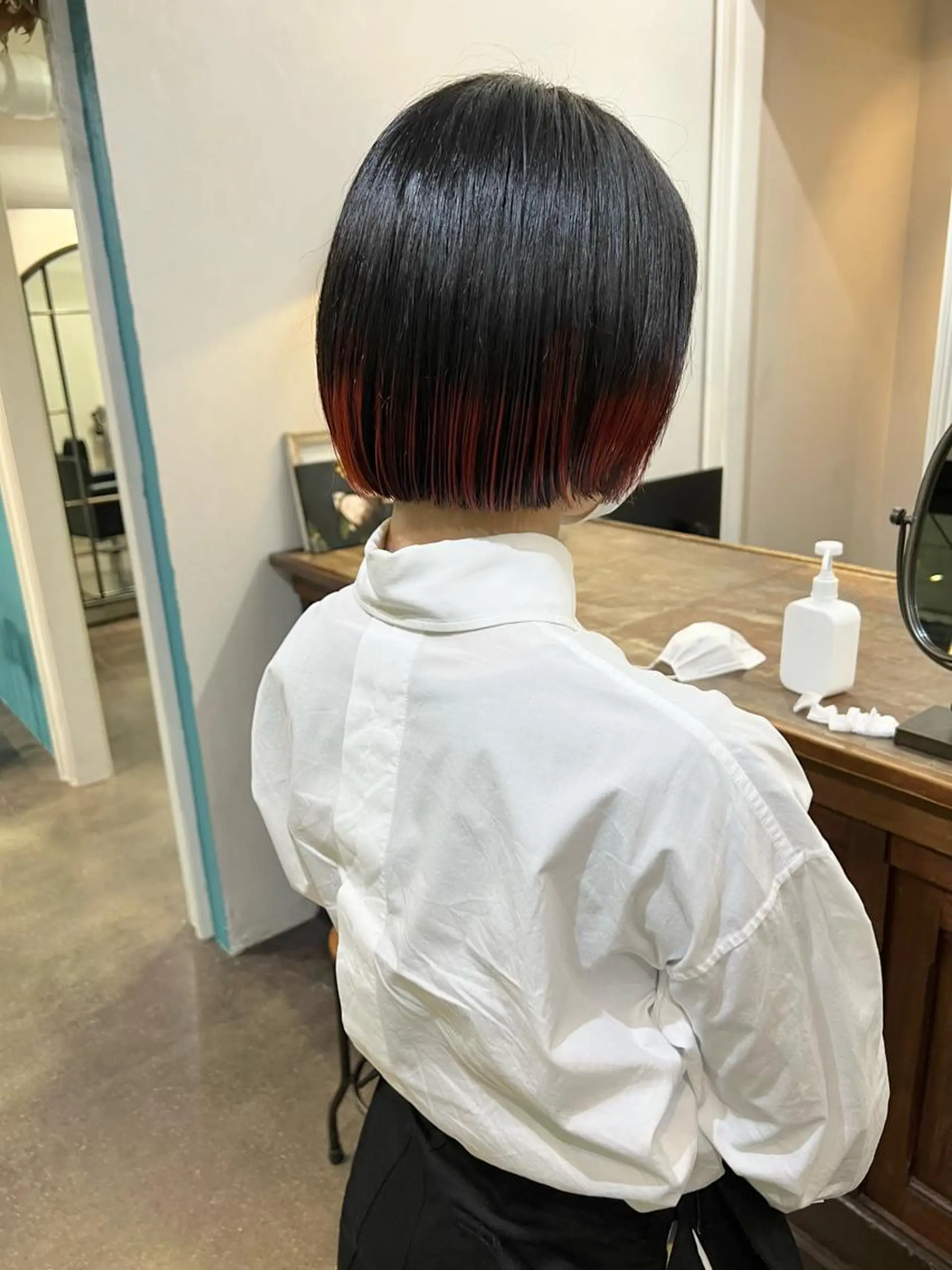 ショート カラー バレイヤージュ ブリーチ レイヤーカット カット ヘアカラー 千葉 郁也のヘアスタイル