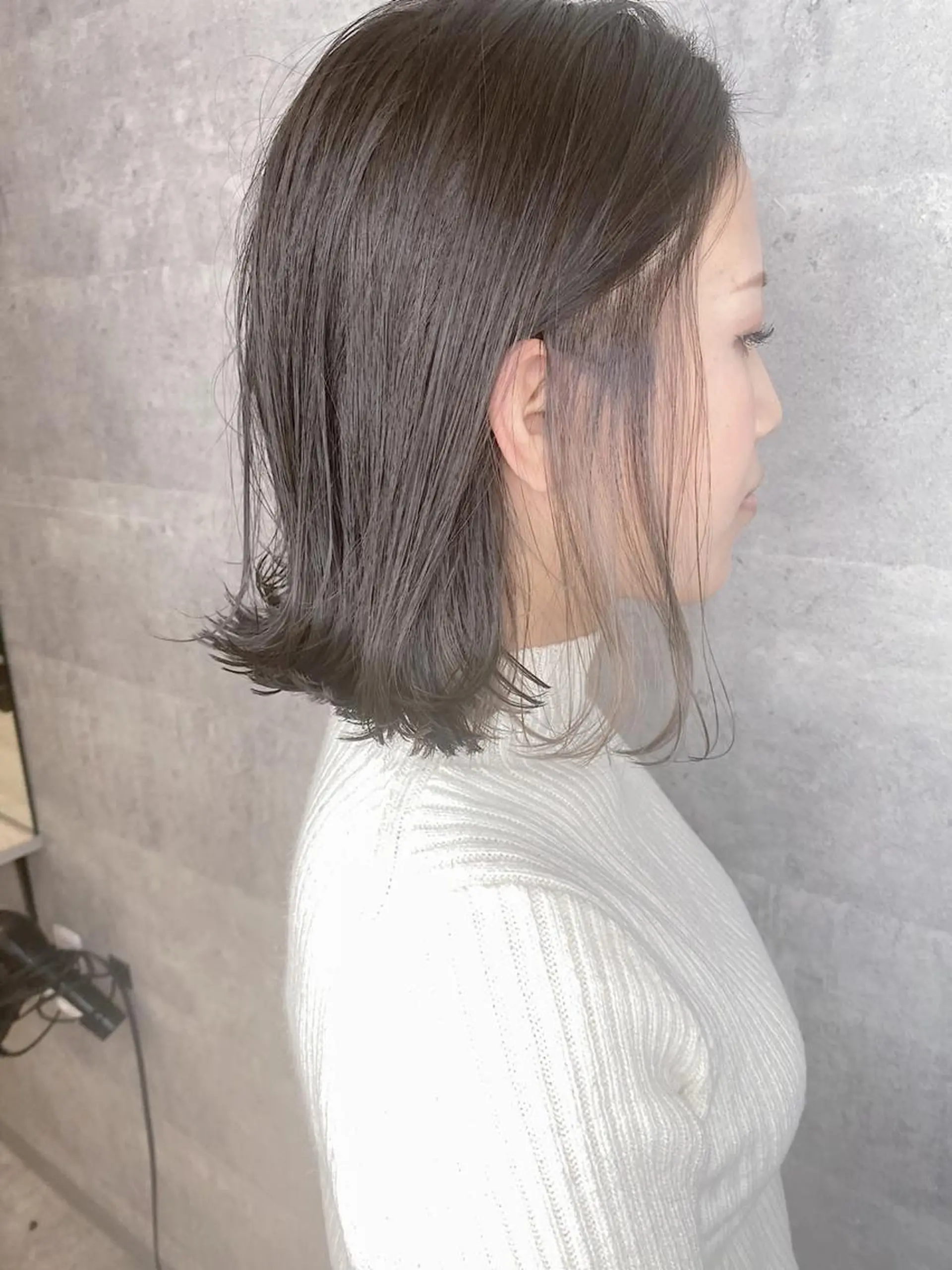 カラー ミディアム _WHITE 天王寺のヘアスタイル