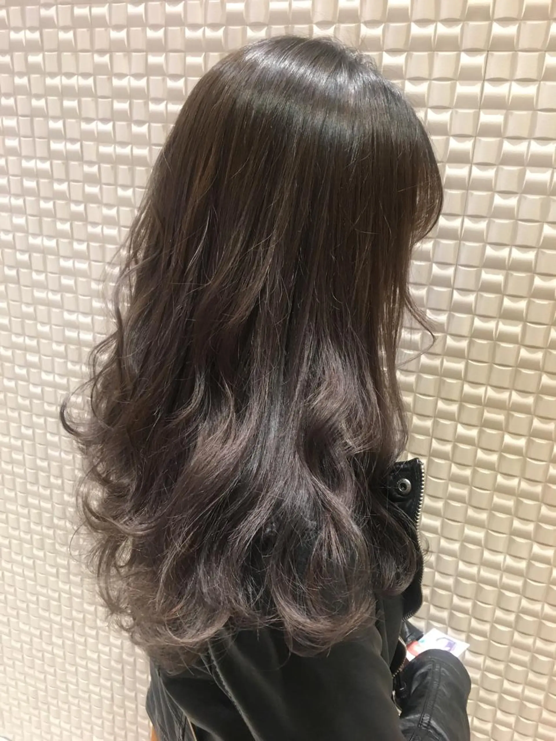 セミロング カラー グレージュ ハイライトカラー ラベンダーカラー ラベンダーグレージュ ラベンダーグレー カット ヘアカラー トリートメント scene.池袋所属・scene. haraのヘアスタイル