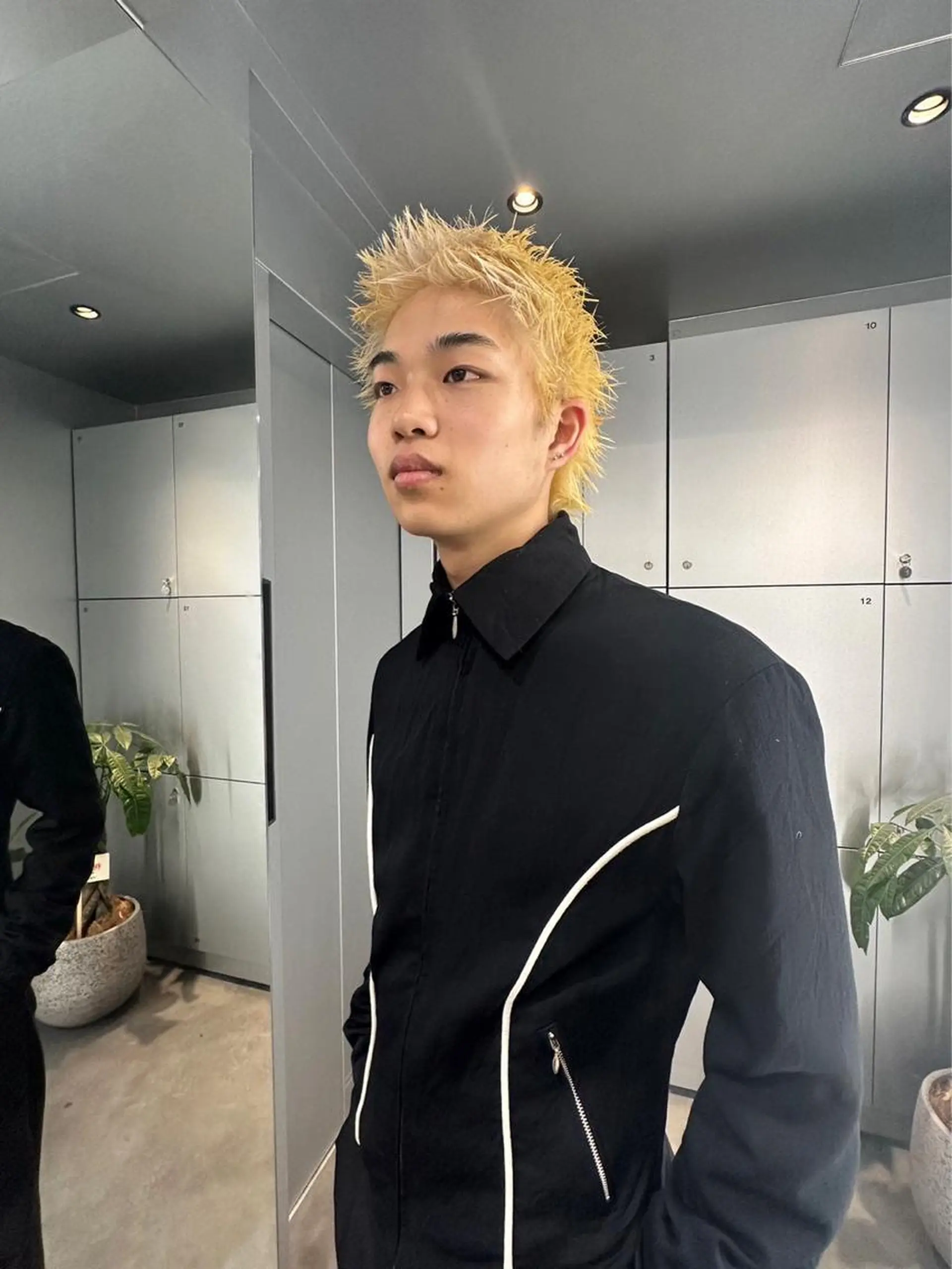 ショート カラー メンズ メンズパーマ 波巻きパーマ fifth リュウセイのヘアスタイル