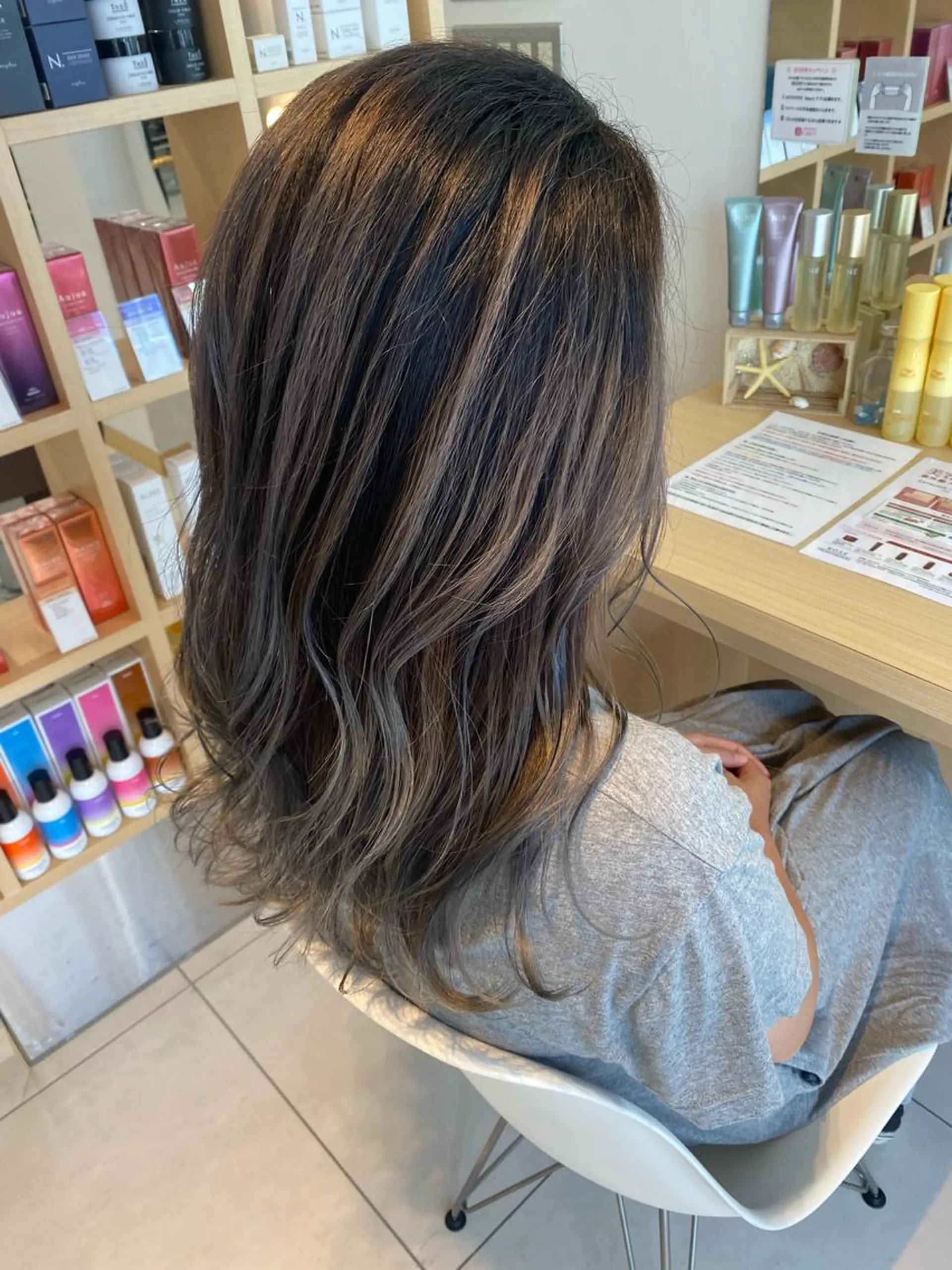 ロング 🍀透明感抜群🍀/ ハイトーンカラーのヘアスタイル