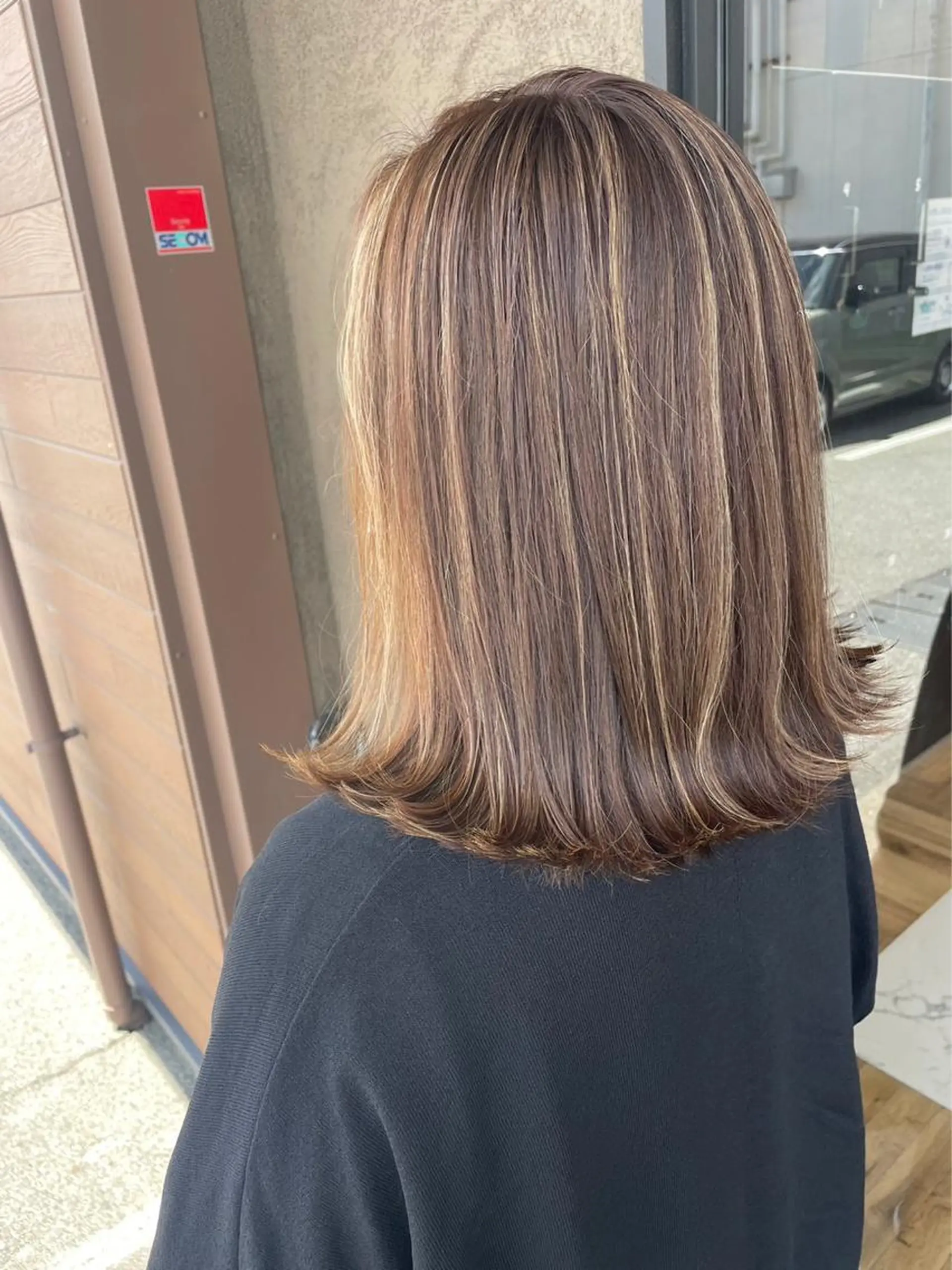 カラー ヘアカラー 岡村 真子のヘアスタイル