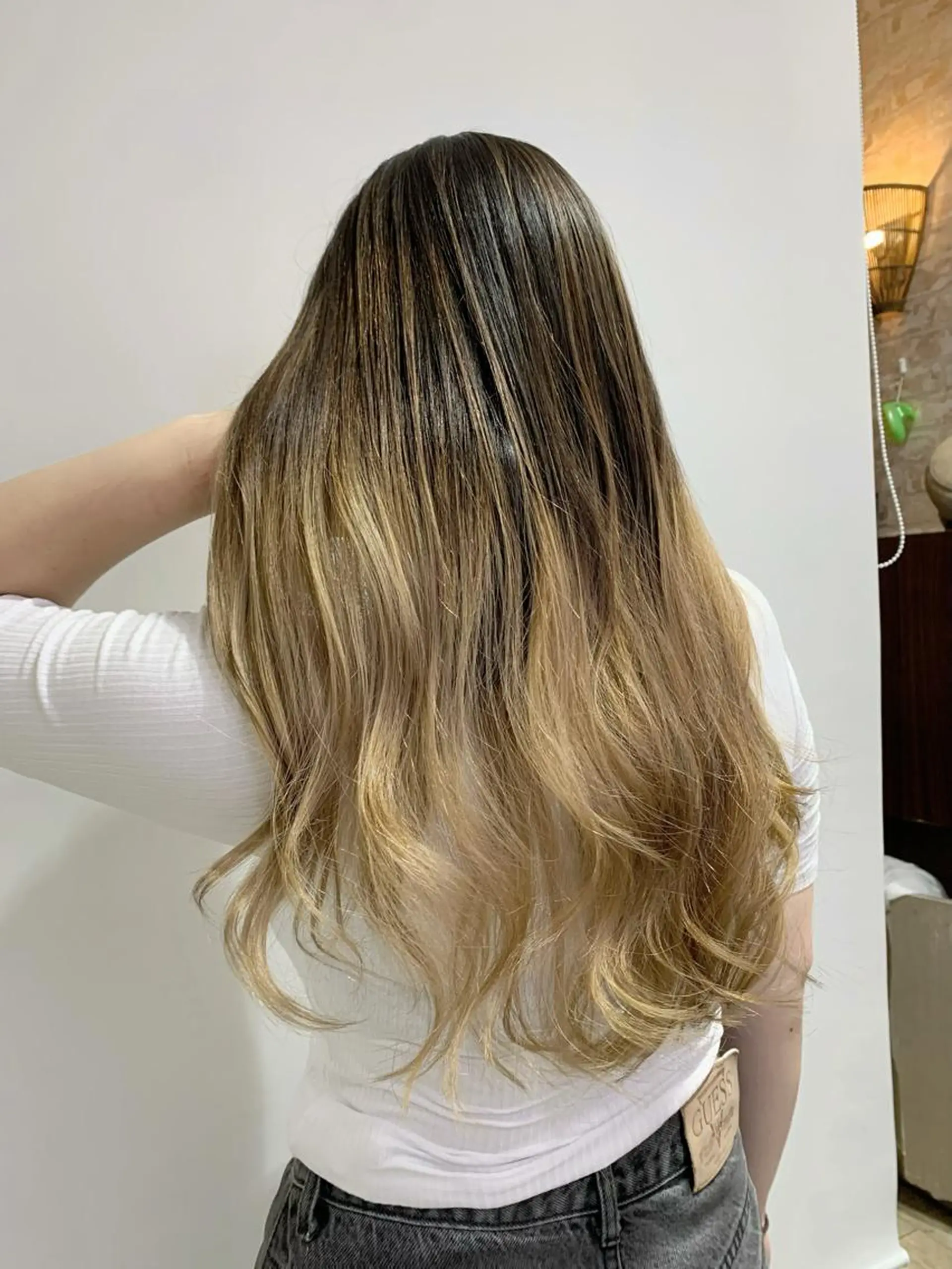 ロング カラー 縮毛矯正 トリートメント 近藤千翔🩵 髪質改善Periodのエステ・リラクイメージ