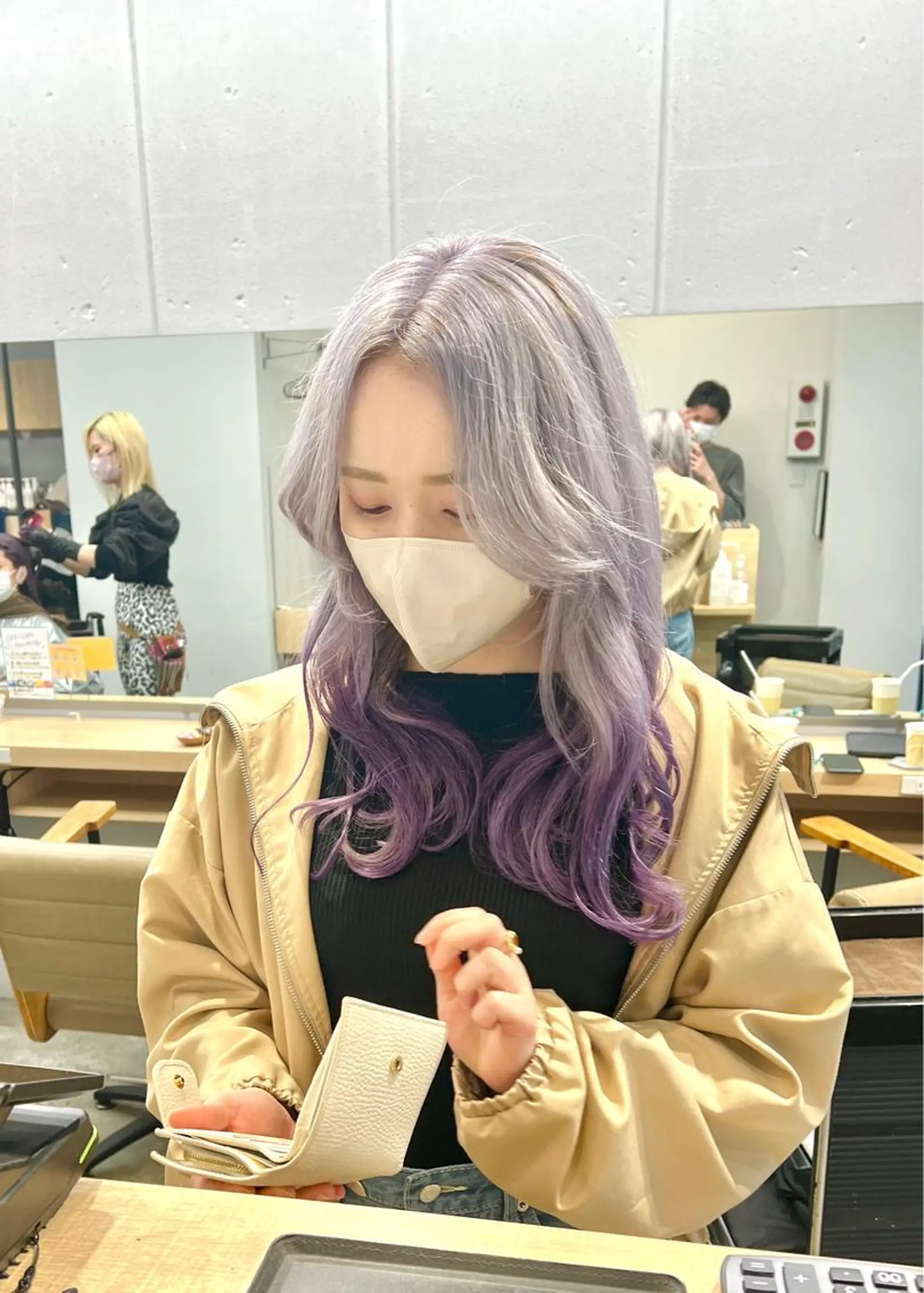 ロング カラー SALOWIN柏Suite所属・ブリーチ毛の縮毛矯正 ハイトーン/岡本智樹のヘアスタイル