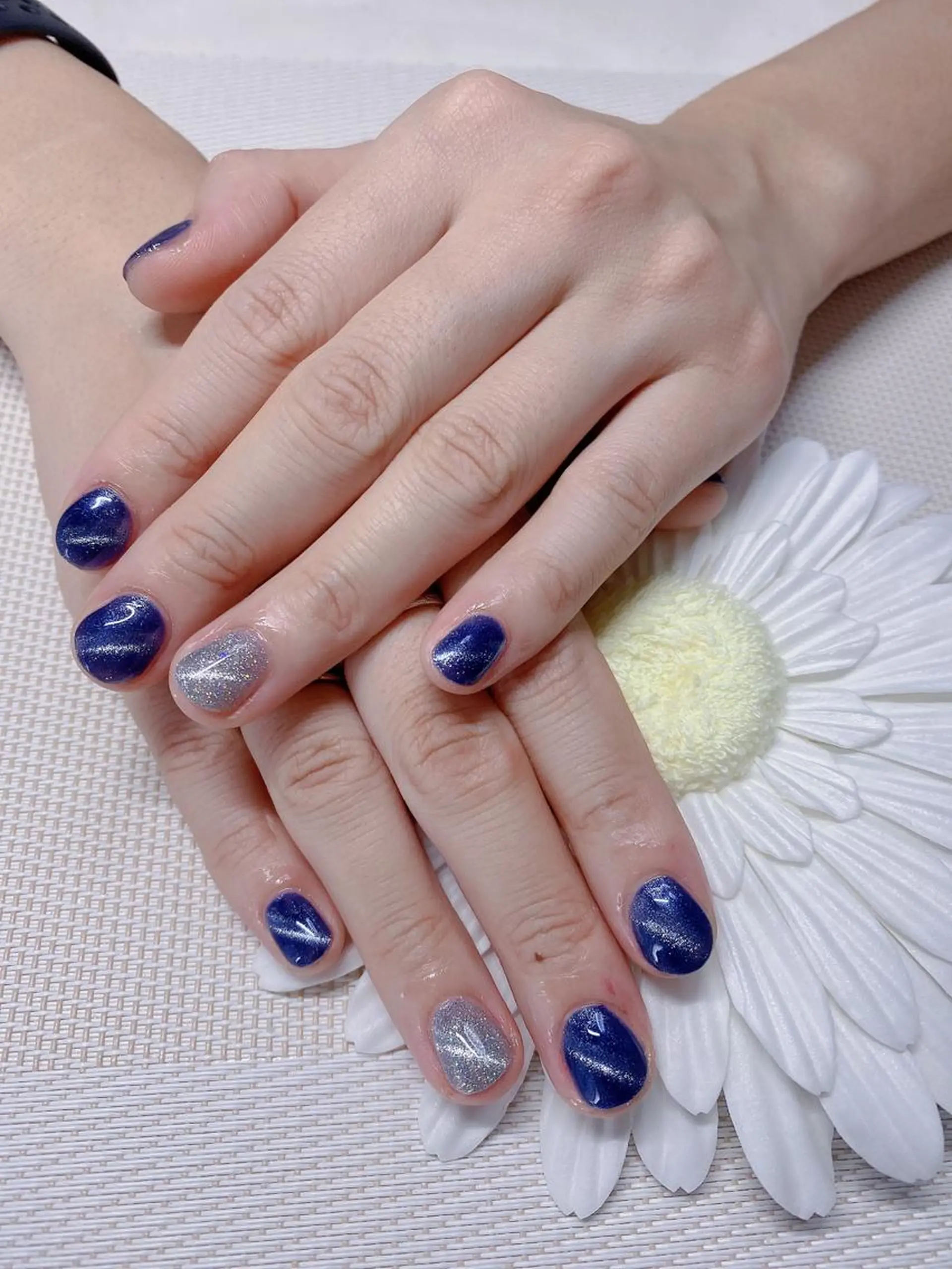 ネイル ブルー キラキラネイル マグネットネイル ワンカラーネイル シルバー Jasmine nailsalon所属・ジャスミン ネイルサロンのネイルデザイン