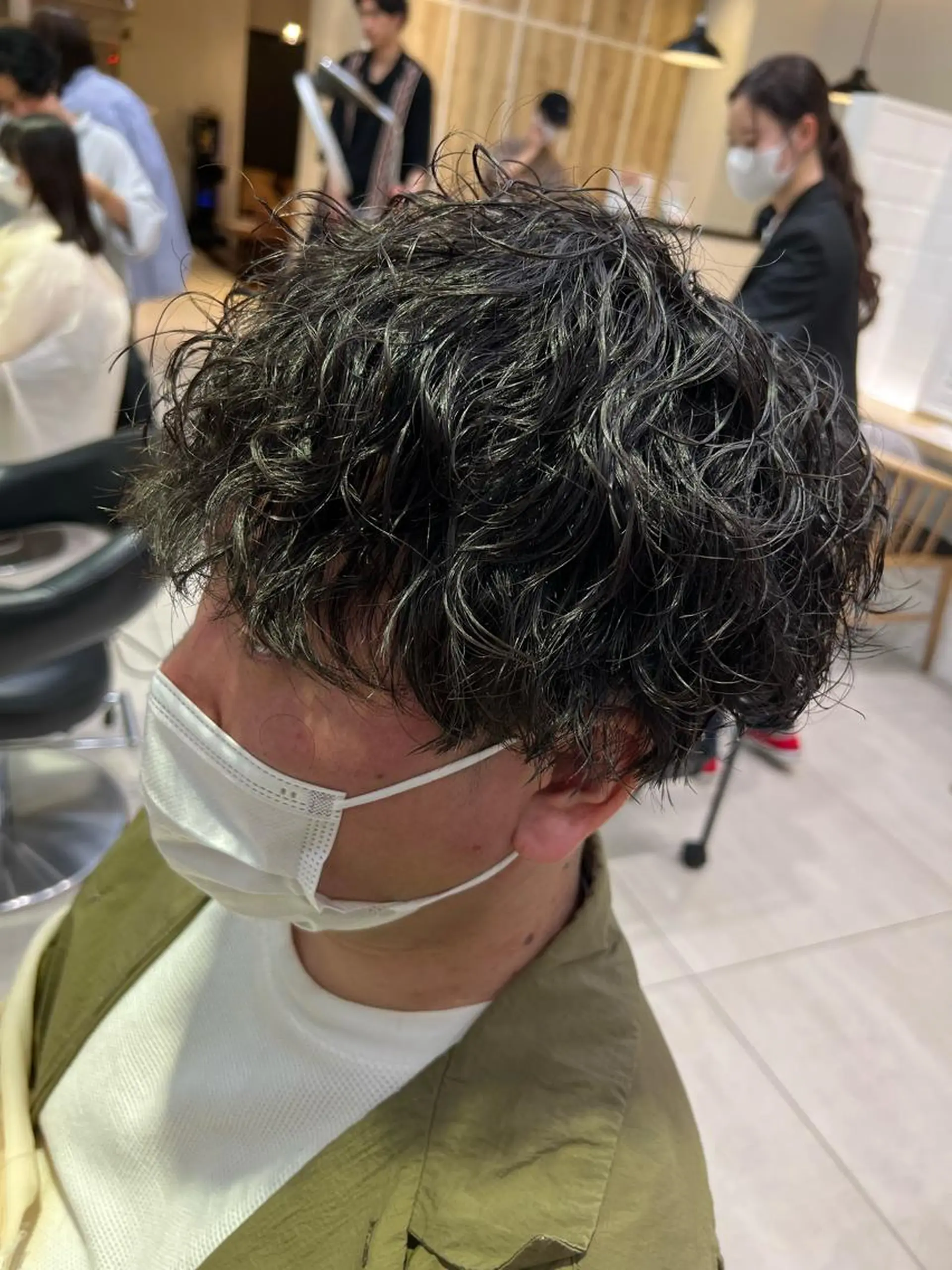 ショート メンズパーマ 岩成健志郎のヘアスタイル