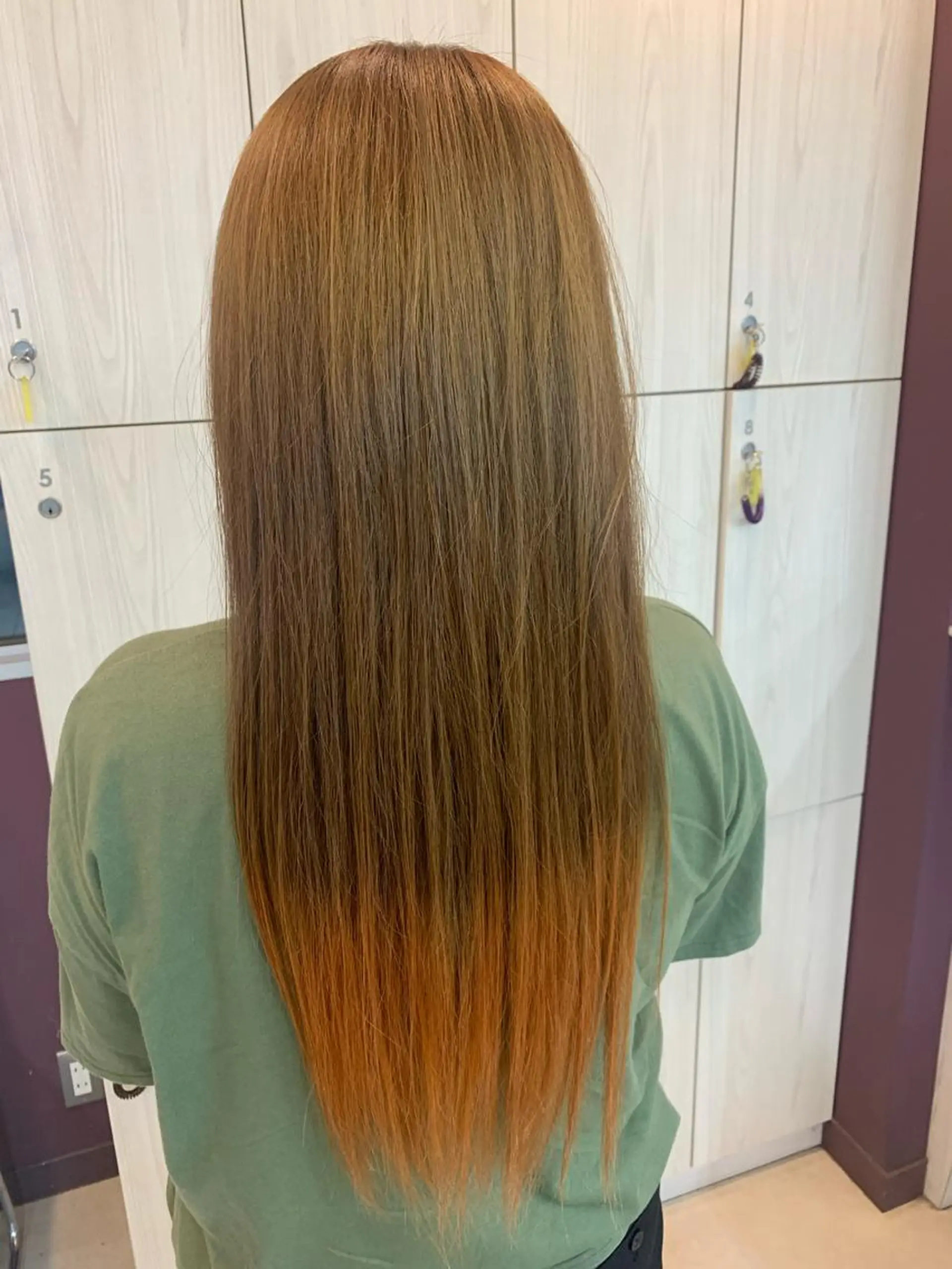 ロング カラー ベージュカラー ブリーチ オレンジ オレンジベージュ ヘアカラー トリートメント ✂︎✂︎レディースの メンズカット屋さんのヘアスタイル