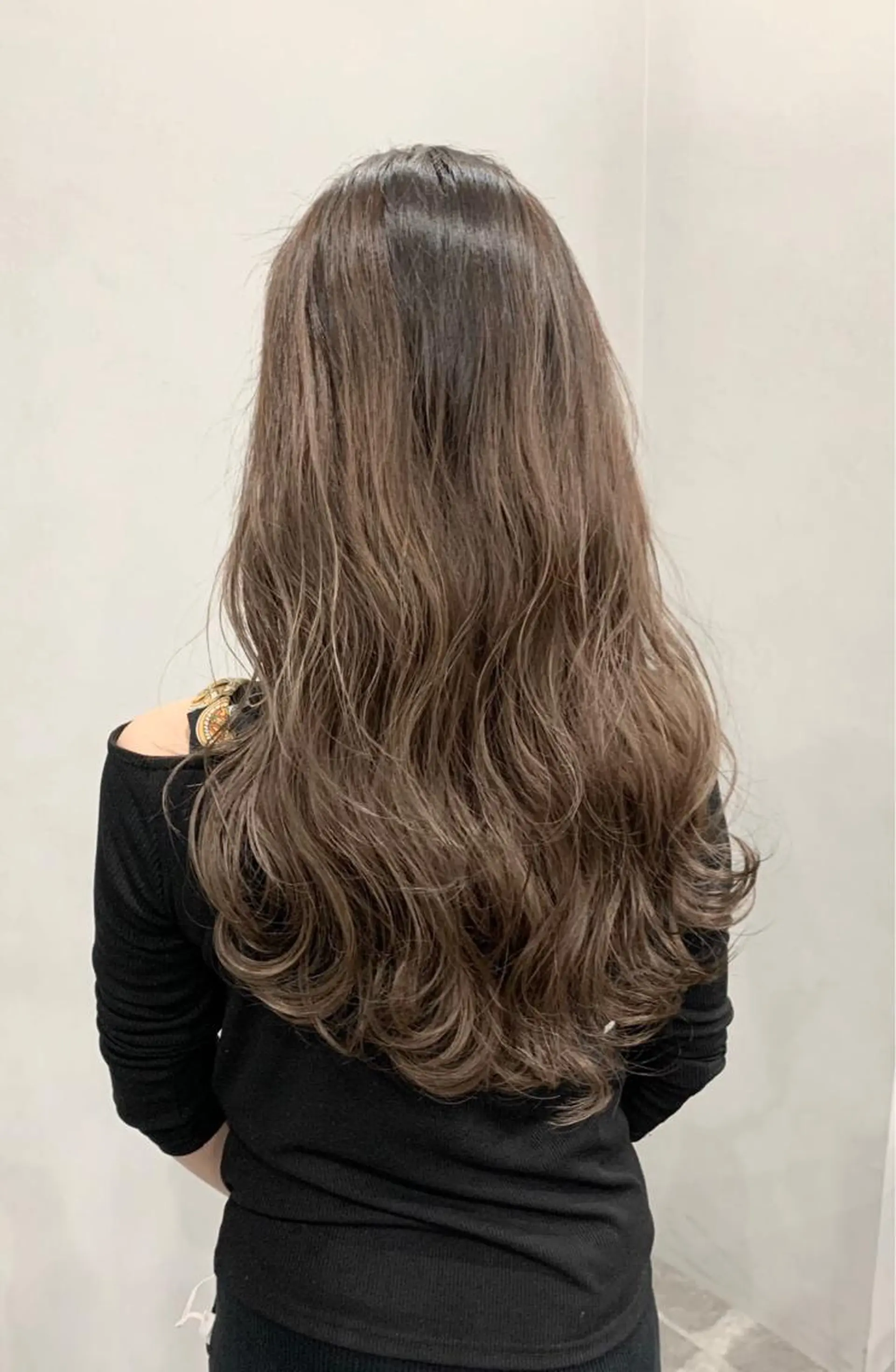 ロング AiRU hair MARINAのヘアスタイル