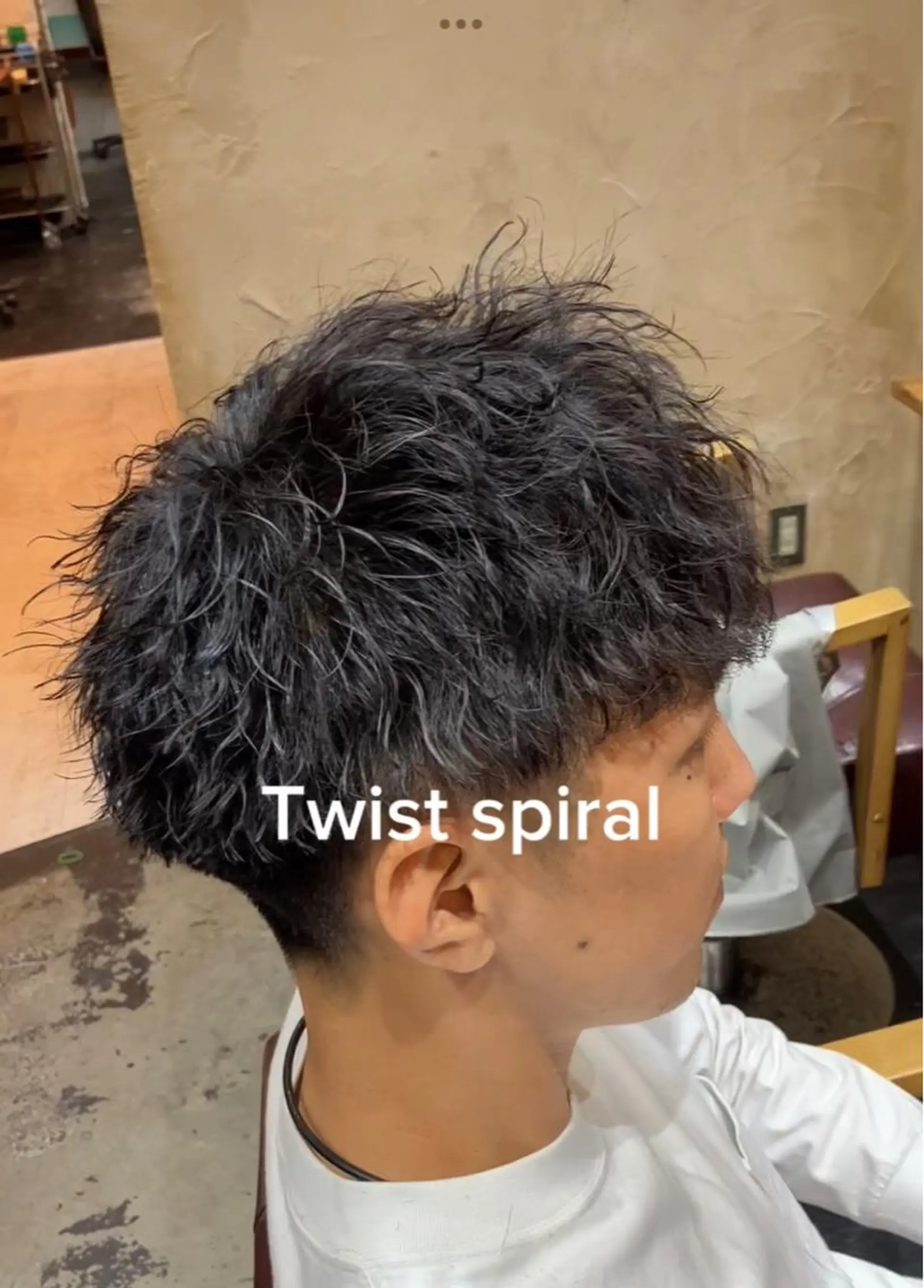 パーマ メンズ メンズパーマ ツイストスパイラルパーマ スパイラルパーマ カット パーマ メンズ特化/パーマ/ フェードWATARUのヘアスタイル