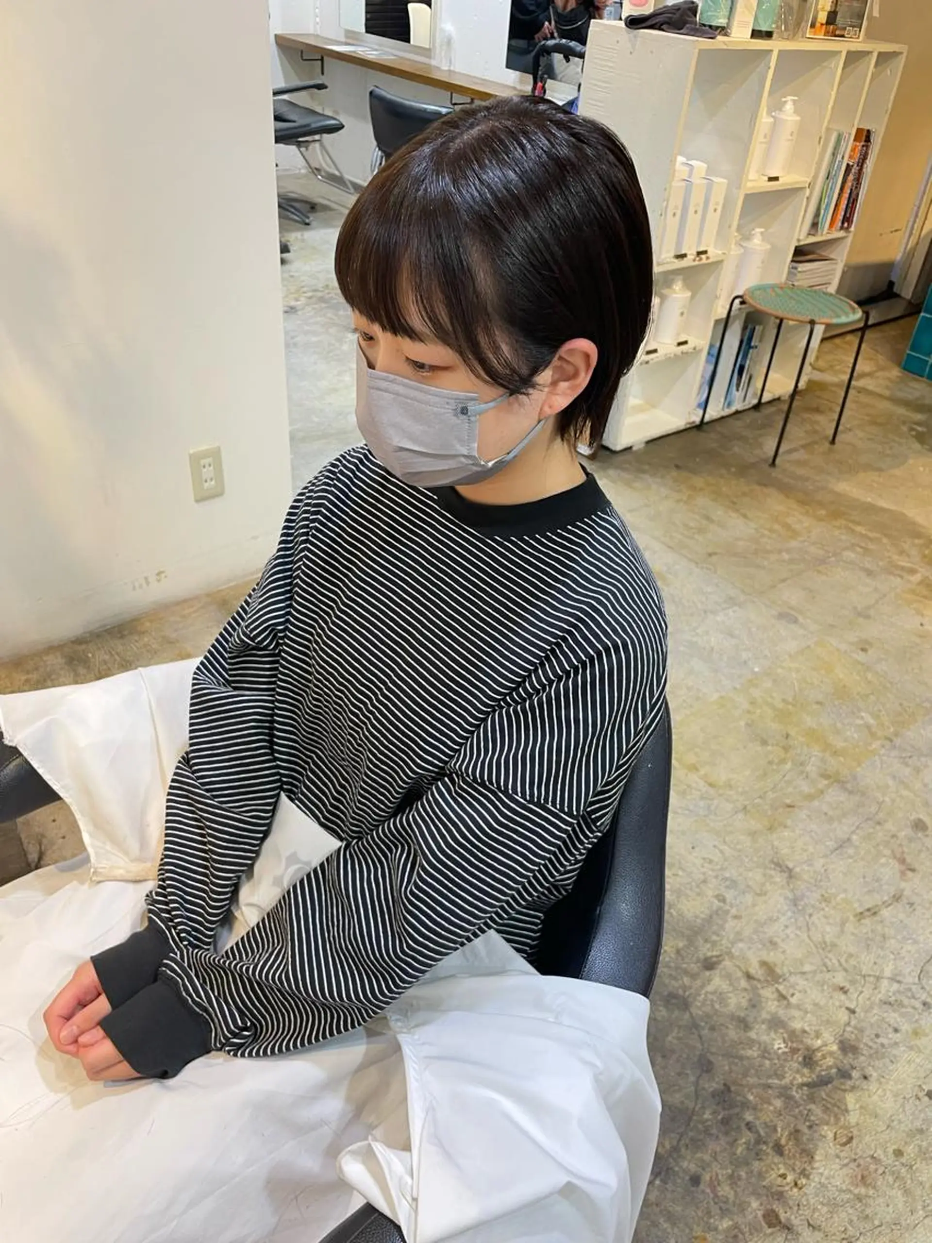 ショート カラー ブラウンカラー ダークブラウン カット ヘアカラー トリートメント MIOベージュカラー 柔らかいカラーのヘアスタイル