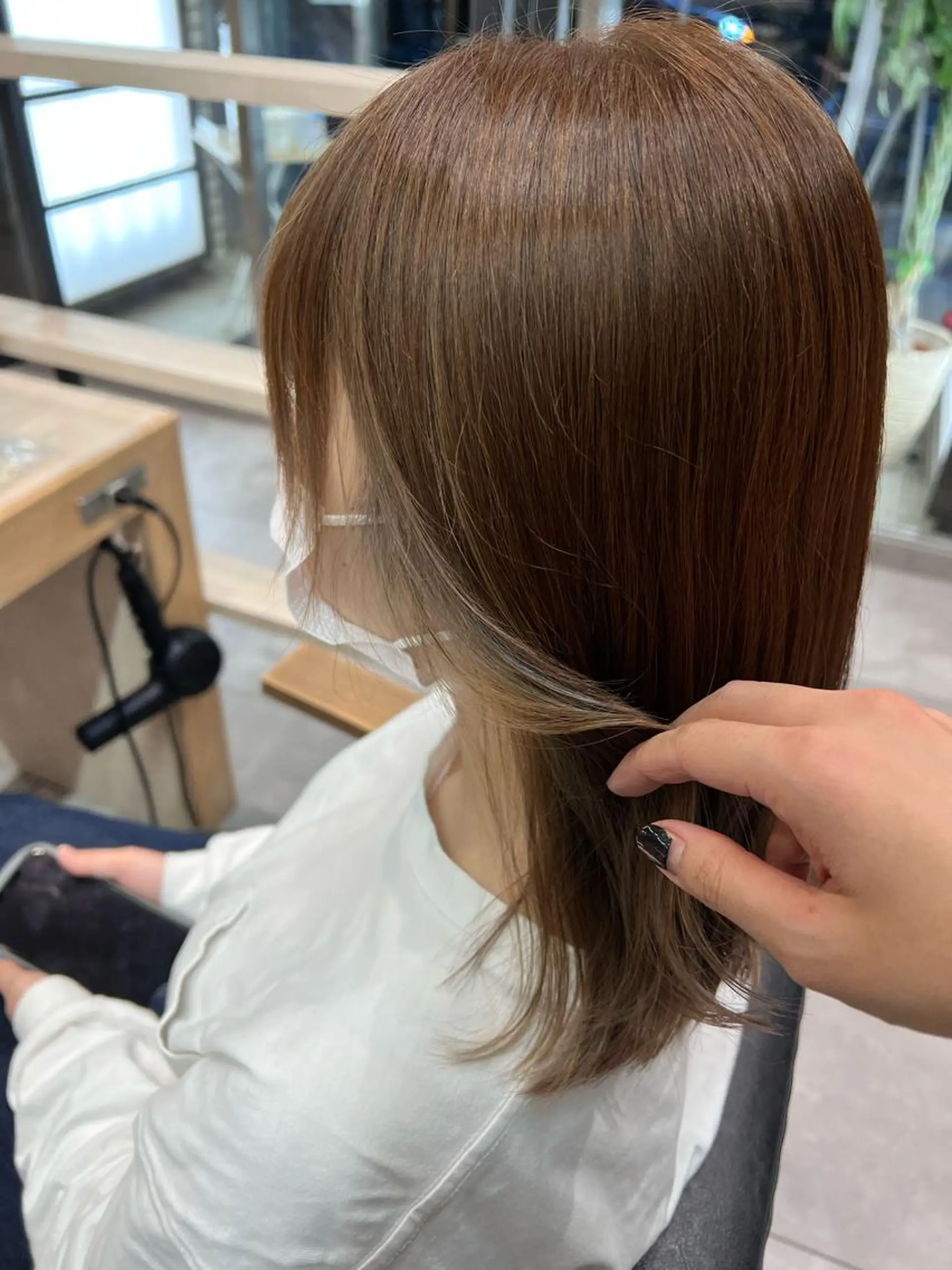 ミディアム カラー ブラウンカラー 透明感カラー イヤリングカラー 🌞レイヤー×カラー 前川那津美🌞のヘアスタイル