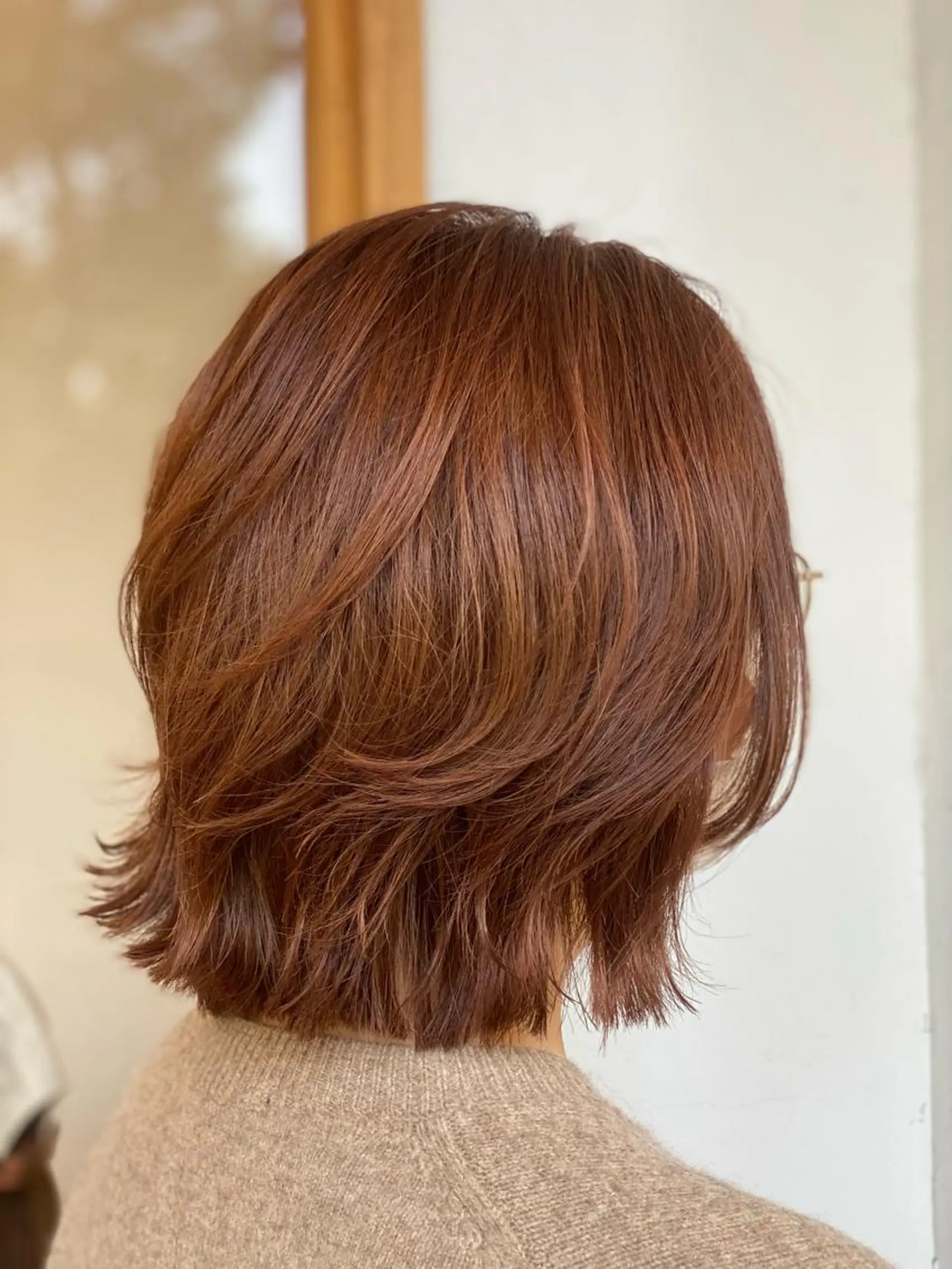 ショート ボブレイヤー ボブ レイヤーカット 外ハネヘア カット ヘアカラー 仲矢 あゆ美のヘアスタイル