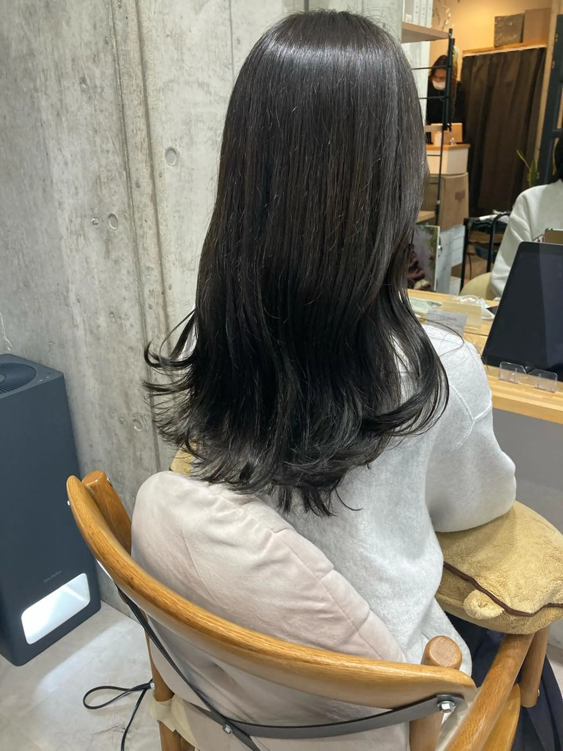 セミロング ヘアカラー トリートメント ✨色持ちの良い艶 カラー✨蟹江真世のヘアスタイル