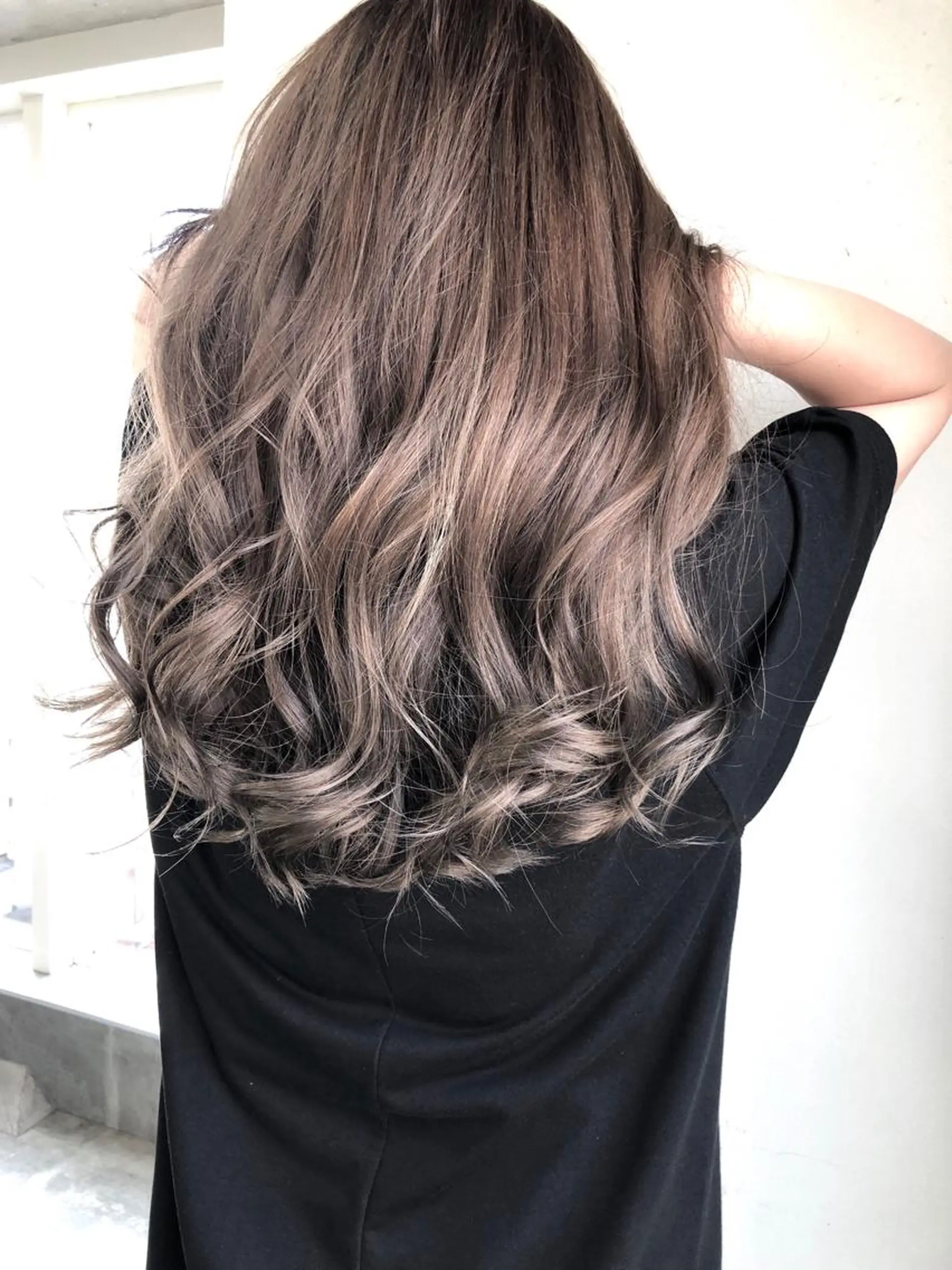 ロング ハイライト 小澤大輔 YOLO hairのヘアスタイル